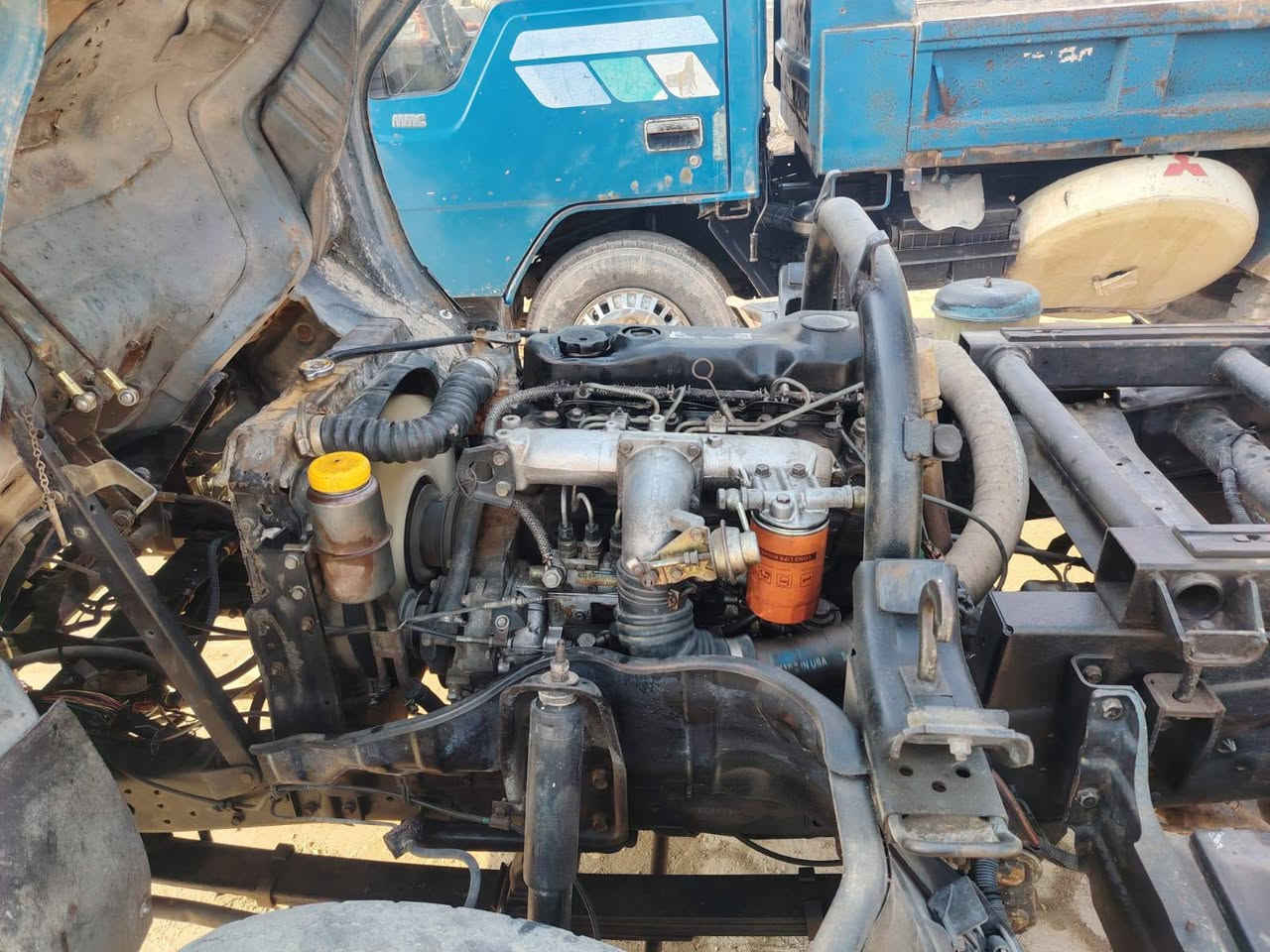 السلام عليكم كنتر عظم للبيع فحل بلادي قلاب شاصي وربع  محرك 108يعني 33 موديل 93 رقم بغداد مشروع وطني عنوان نجف كوفه ***********
