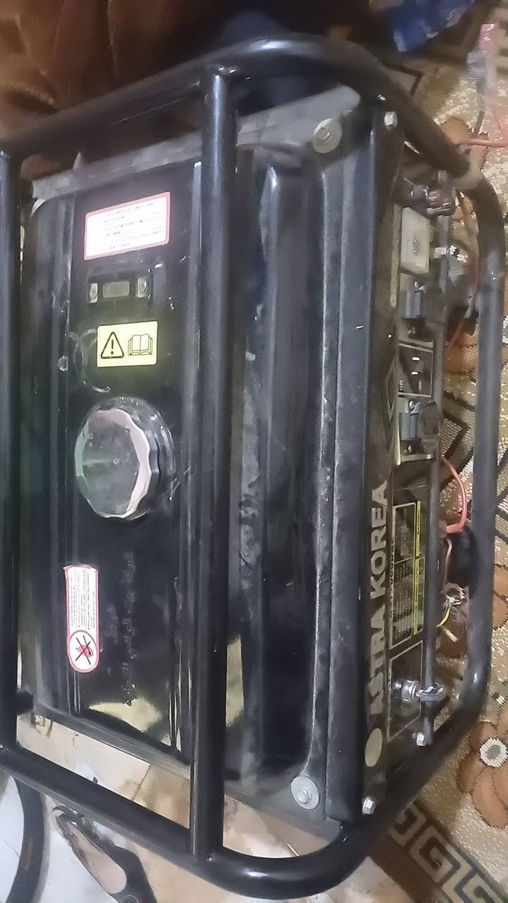 مولد نضيف ١٠ امبيرات سعره ١٨٠ للتواصل ***********
