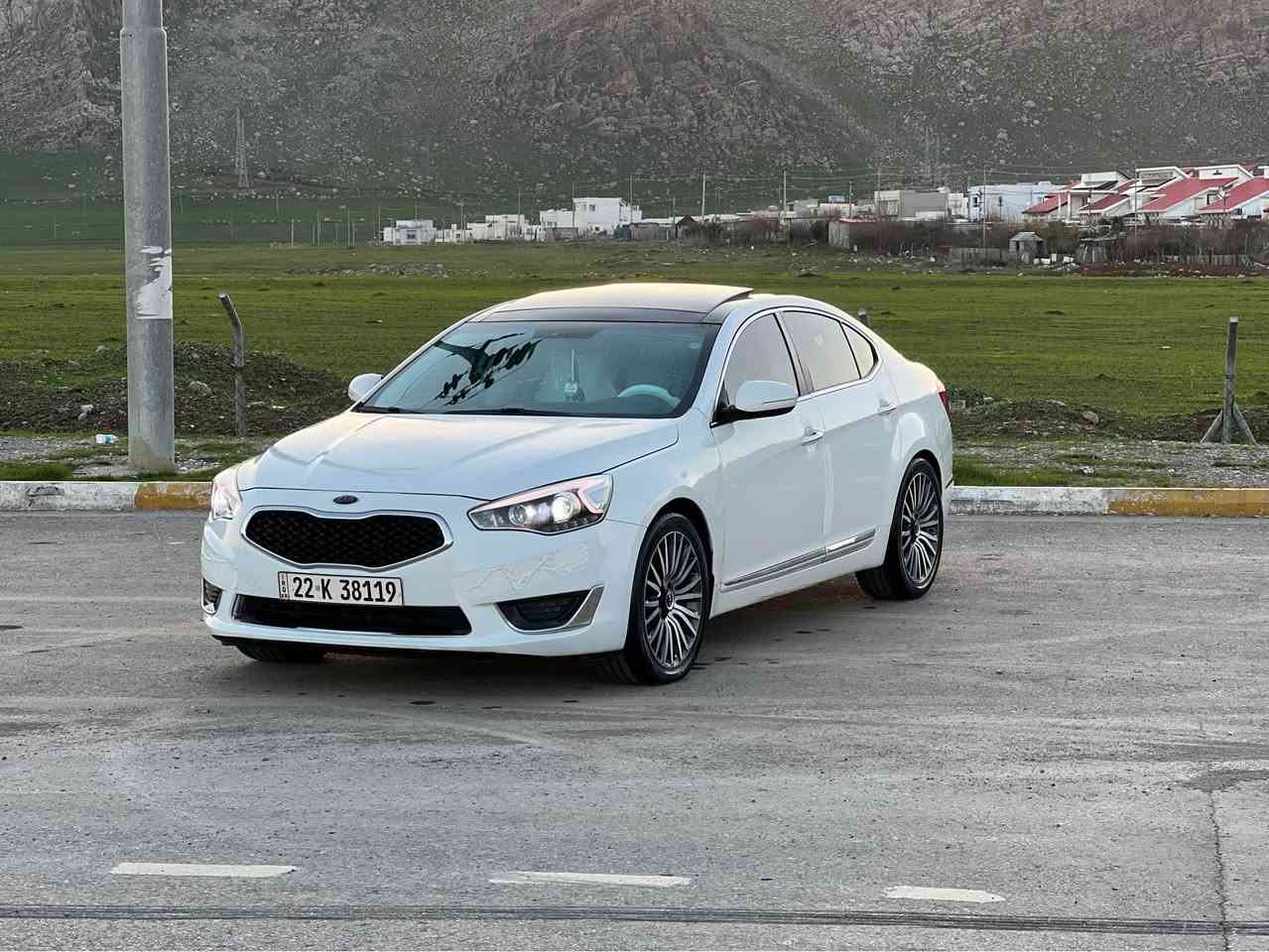 كيا كادينزا ٢٠١٥ قةپات قةپات مواسةفات مةلةكى بانؤراما سةيارةكة كامل مةسرةفة رؤنى مةكينة هايدرؤليك گير هةموو شتيكى تازةية گيرو مةكينة بة شةرت نةكراوةتةوة ١١٠ هةزار كيلؤمةتر رؤشتوة ٣ بارچةى بؤياغة بى ناو بى ئةرباگ
0751 114 8778 رانية, السليمانية
