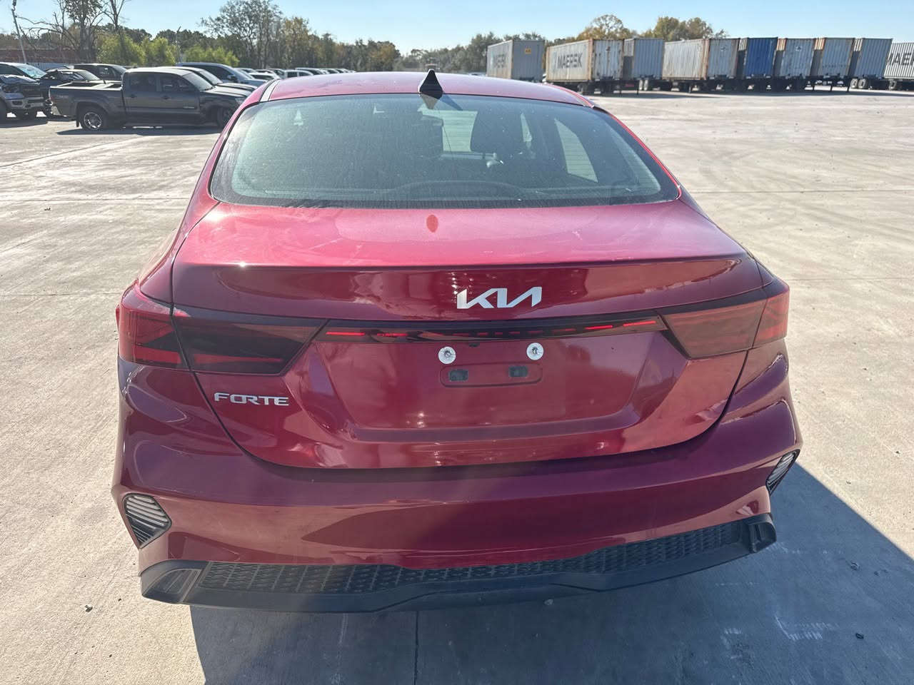 السلام عليكم كيا فورتي موديل 24 بدون ايرباك السياره  ماشيه 10 تالالف حاليا بالعقبه حادثه جاملغ كما موضح بالصوره بالإمكان تدخل ع كتاب الشهداء او حره للاستفسار  ***********
