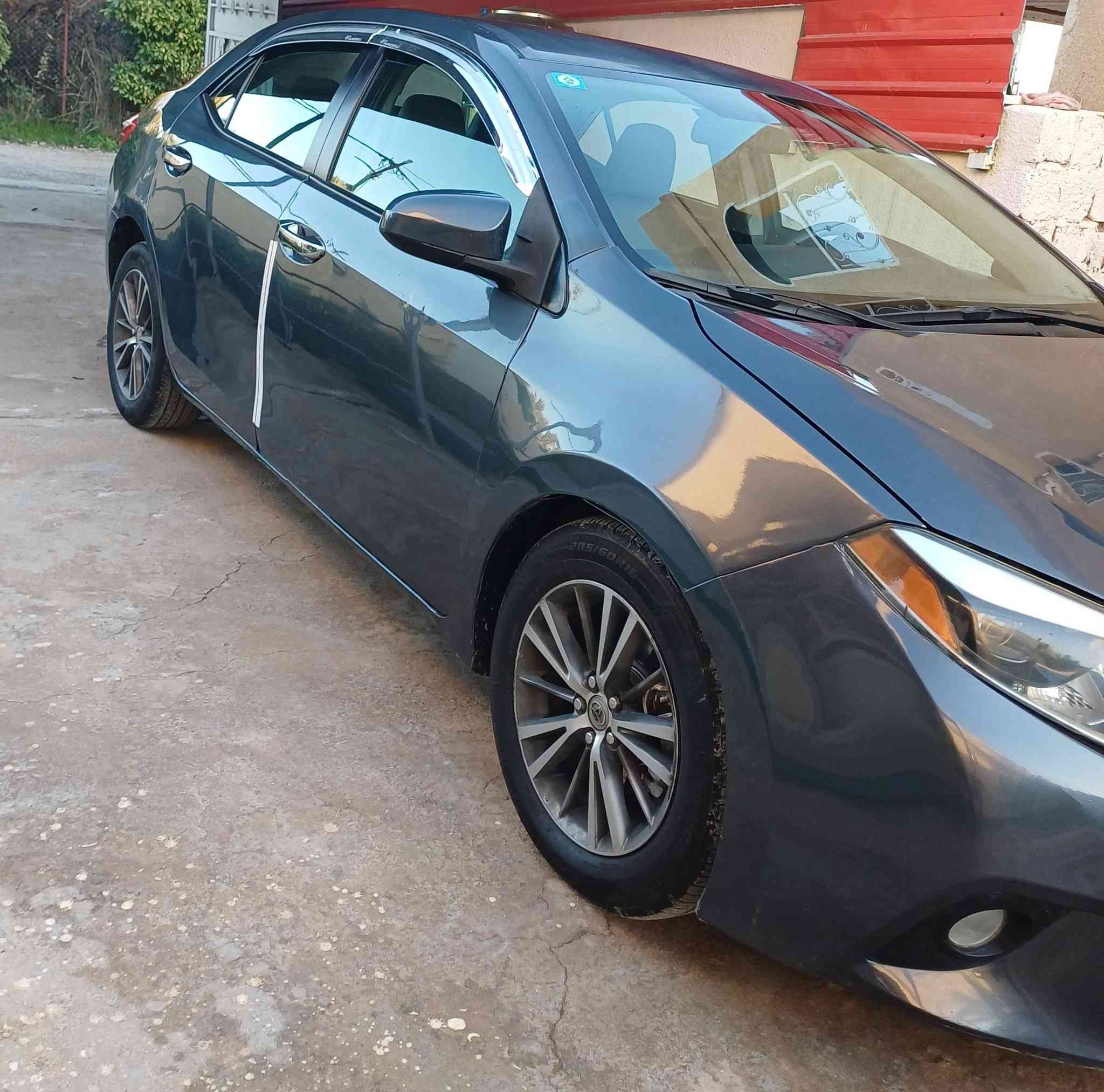 سلام عليكم للبيع سيارة نوع كورلا موديل ٢٠١٤ بغداد رقم الجديد بأسمي محرك كير حدادة جاهزات تبريد ثلج حادثها حافة البنيد بدورن ايرباك بيها قطع صبغ اثر جراد بدون معجون السعر ١٠٧ بيها مجال مكان السيارة بغداد ***********
