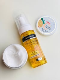 فيتامين سي • فوم كركم • تفتيح