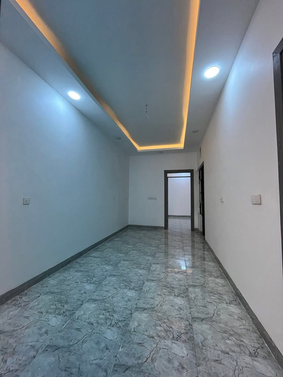 السلام عليكم ورحمة الله وبركاته #مكتب_الغوالي
بيت للبيع في حي السماح الثانية قرب المشاعل

🔹 المساحة : 100م ، الواجهة : 5م ، العمق : 20م

🔹 سند طابو ملك صرف بناء حديث زيرو طابقين

🔹 موقع مميز على شارع 20م قريب من كافة الخدمات

ط1 : كراج ، استقبال ، هول ، مطبخ ، غرفة نوم ، صحيات 

ط2 : غرفتين نوم ، هول ، صحيات ، سطح ناصي وعالي

مجهز بالكامل بكافة الانظمة الحديثة -

سبالت - غسالات - انترنيت - دشات - كاميرات 

للاستفسار اكثر مراجعة #مكتب_الغوالي الكائن في حي السماح الاركان قرب مدرسة السماح الابتدائية وقرب مول القمه على شارع 20 او الاتصال على الارقام التالية -

***********

***********
