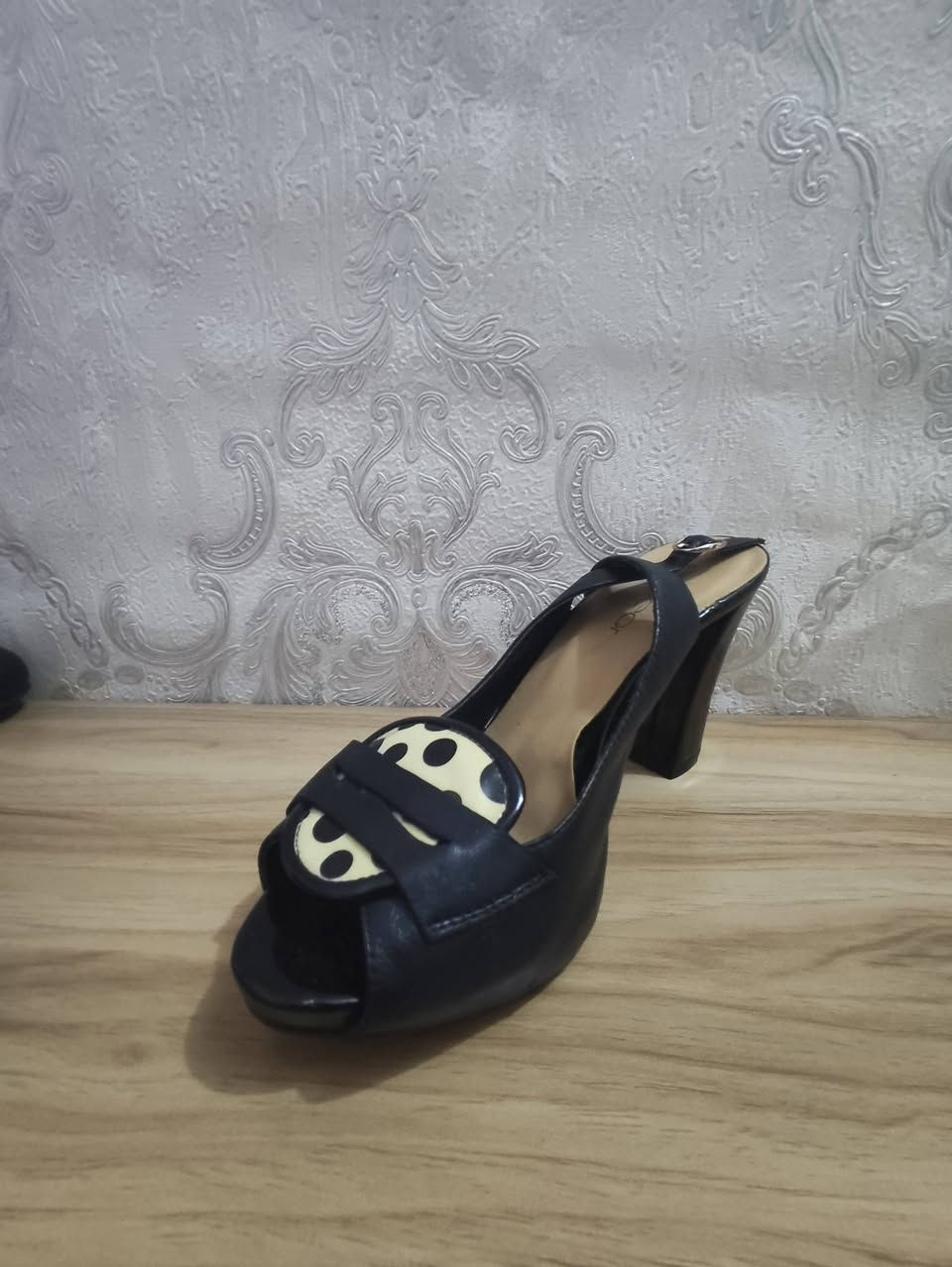 احذيه شي ان القطعه على خمسه


**إذا كنت صاحب هذا الإعلان وتريد حذفه لأي سبب، رجاءا أرسل رسالة إلى الدعم الفني**