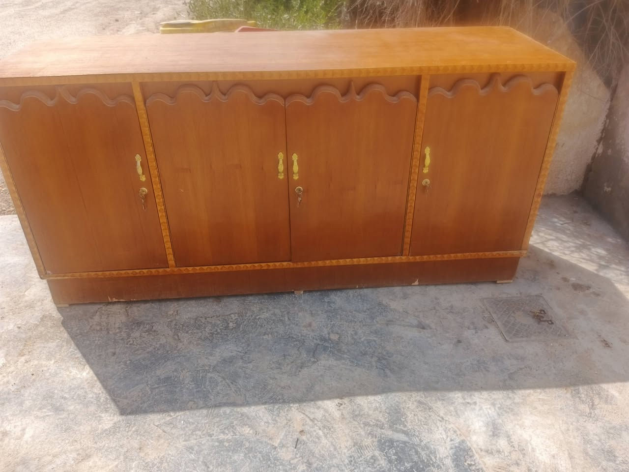 بوفيه حاطه صاج نهاية ب100..شراي يتصل ***********..
