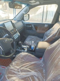 لاندكروز • للبيع