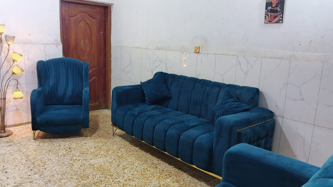 تخم 10 مقاعد نظيف
سعره 320 وبي مجال لبياع 
يوجد توصيل بكروه ب واتساب
***********
