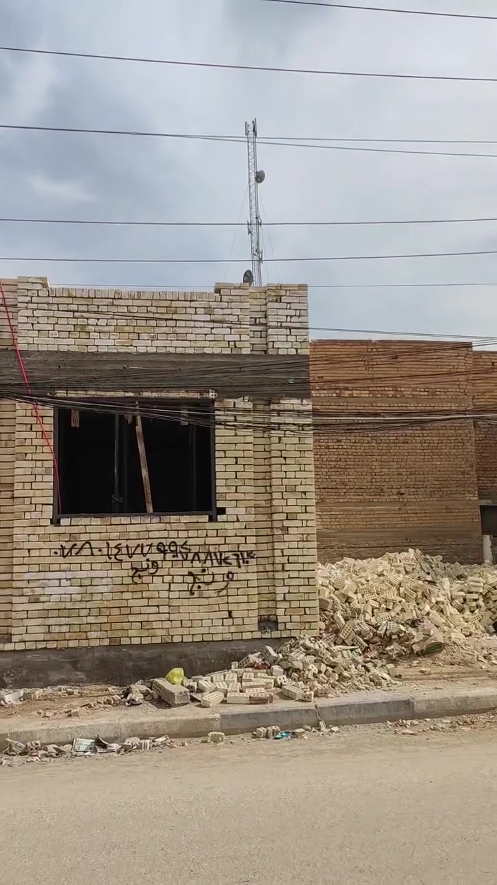 (وبه نستعين) ((شريف)) للبناء والترميم.. والمقاولات.. أحد أعمالنا المتواضعه.. لتواصل ***********  *********** ملاحظة سعر البناء كامل كرسته وعمل ( ٣٧٥الف) بكوادر متخصصة.. وإشراف هندسي..
