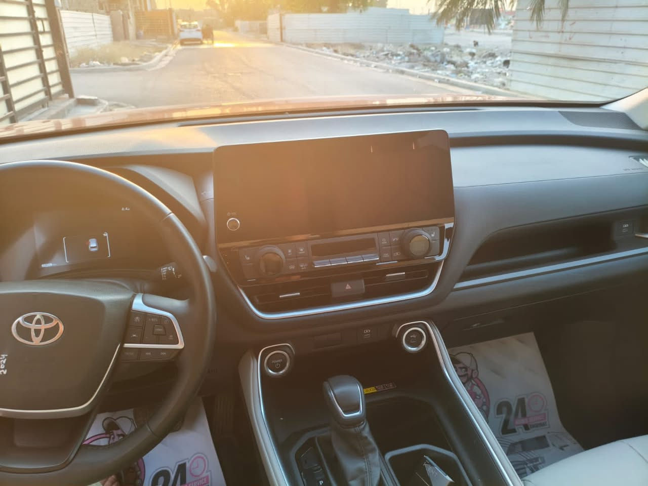 تويوتا كراند هايلاندر هايبرد محرك ٢٥٠٠ مواصفات XLE
بصمه تشغيل كشنات كهرباء
المسافه المقطوعه 34 ميل
تحكمات ستيرن تحديدنقاط عمياء
دعم نضام اندرويد اوتو شاشه كبيره صندوق شفط
٣قطع تبريد تحديد مسار
رادارات خلفي وامامي
مبدل جاملغ ومصبوغ 
السع360$ موقع السياره في بغداد للاستفسار الاتصال على الرقم ***********
