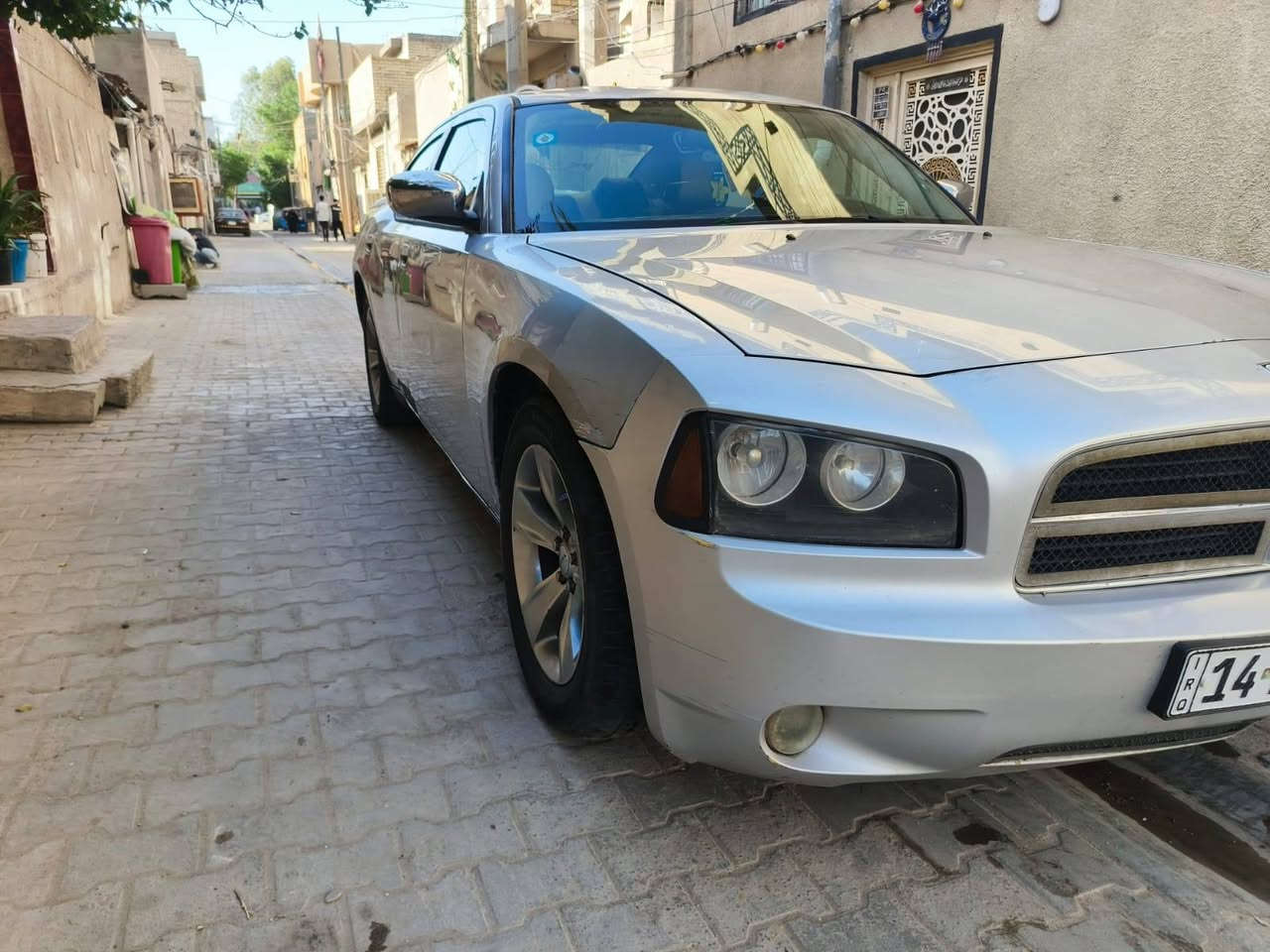 جارجر 2010 وارد امريكي الحادث جاملغ.والباب صبغ قطعتين مع بارد الباقي مقفول محرك 3.5 جديد.تاير.نصف.عمر حداده 70% تبريد ثلج شاشه كاميرا دواخل جلد كشن كهرباء دوسه كهربائيه كهربائيات كلها شغاله رقم بصره دولي 2027 ابو سنويه ببغداد تحويل مباشر بغداد الشعله ***********السعر97 بغداد, العراق
