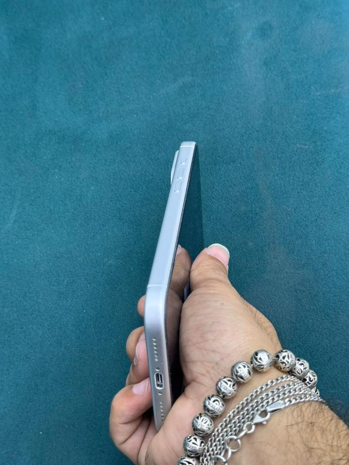 السلام عليكم 
١٧ برو ماكس ٢٥٦ سلفر 
ايسيم جديد كلش غراض كامله سعره ١٩٠٠ الف نهايته كلش غراضه كامله مكاني بغداد *********** واتساب
