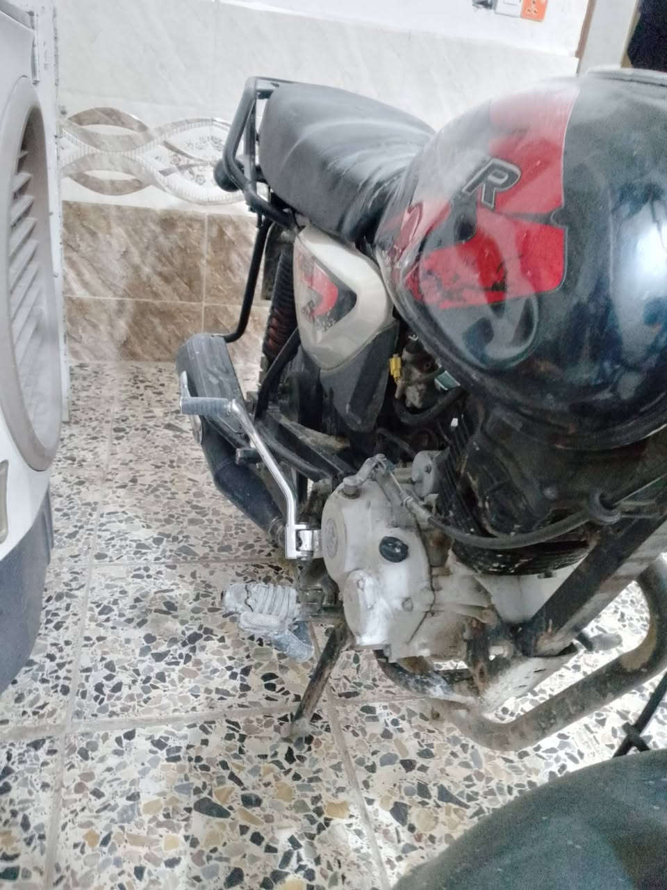 اسلام عليكم دراجه بوكسر لبيع رقم بغداد تحويل ثاني يوم موديل 2021 درجة نضيفه مستعجل على بيعته سعر 1900وبيه مجال بسيط مكاني بغداد المشتل رقمي***********
