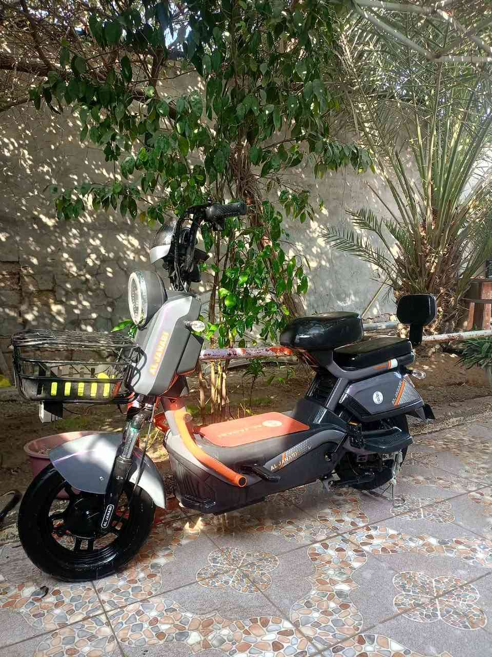 دراجه شحن للبيع 
حجم 16 
5 بطاريات 
سرقه 45 
الاستفسار ***********
