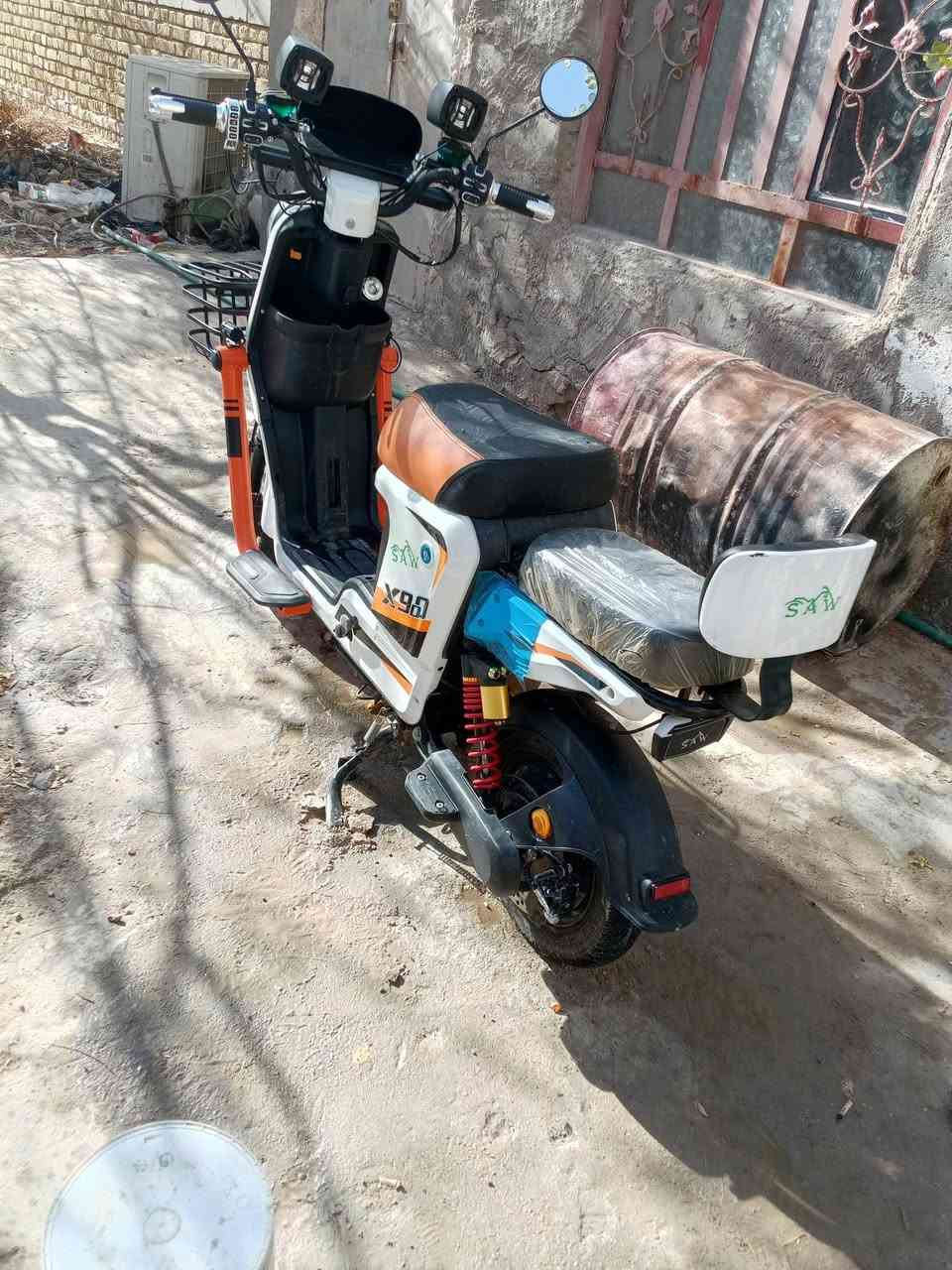 سلام عليكم دراجات لبيع دراجه صفره بطاريات جديده نضيفه سعر 300وبيه مجال 

وربعه كير كلك اكفله عن سرقه كله  تعمير جديد بس محرك ما بدلته محركه تعبان بي صوت دشالي وهندر محوم بس لا مابي تنقيص ولا يدخن وشرط نهضه وفصله وسرعه سعر 350 وبيه مجال 
      
 ودراجه بيضه جديده صار شهرين من خذته نضيفه حيل سعر 600الف وبيه مجال سرعه 99

مكاني شاميه حي عسكري شرقي 
رقم ‏‪***********‬‏
