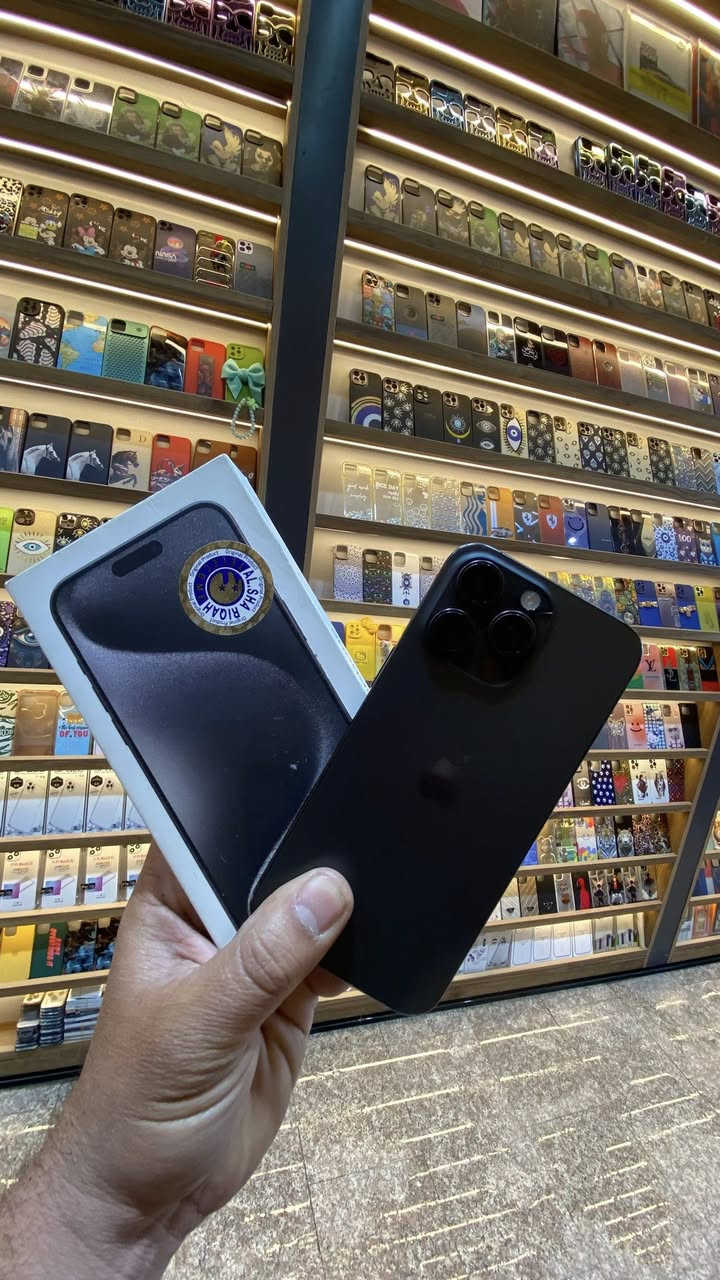 15 برو ماكس اسود ذاكرة 256 دبل شريحه بطارية 🔋‎%‎96 كارتونه جهاز نظيف السعر 1050 بغداد حي الاعلام ***********
