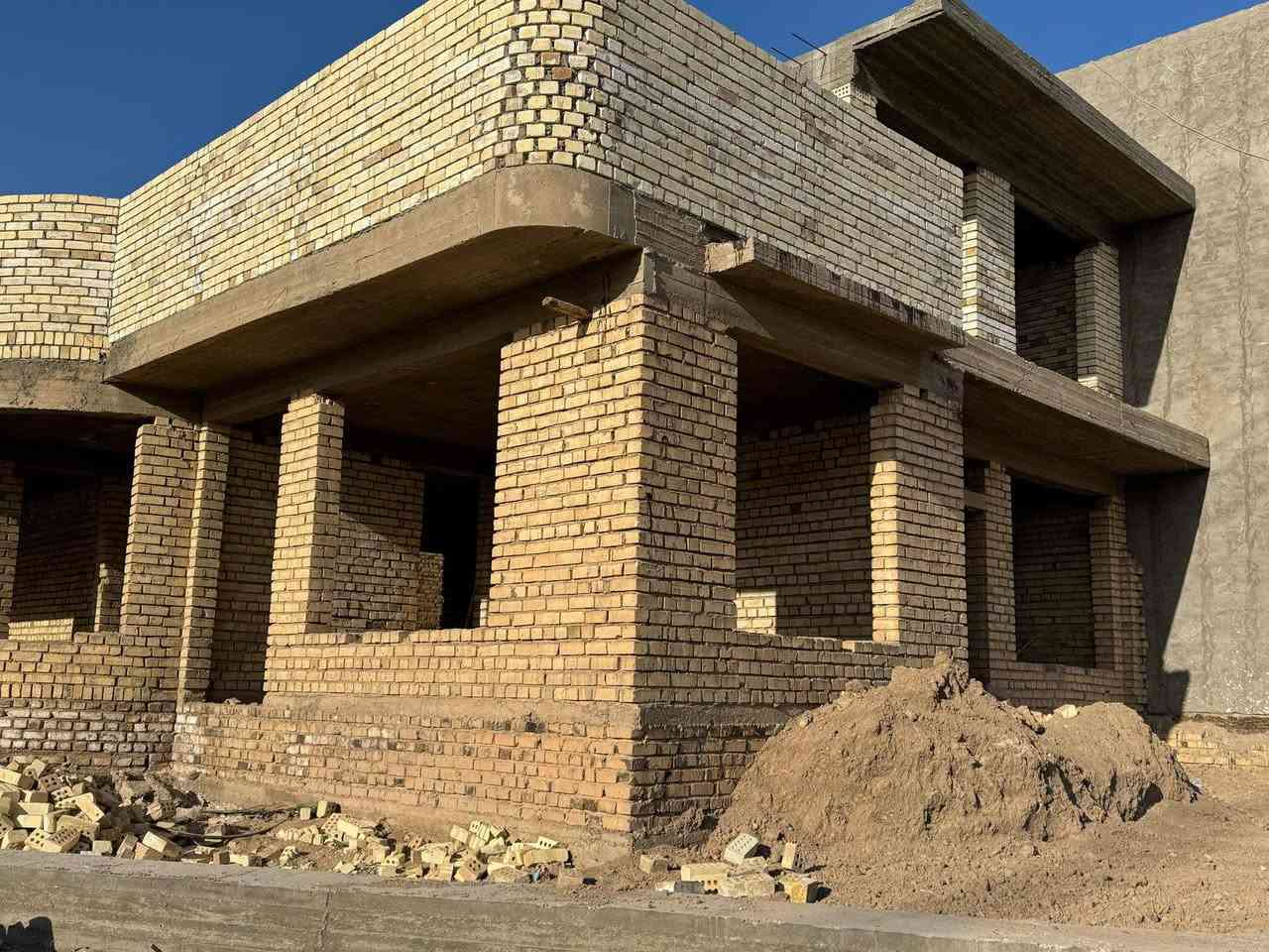 ♦️ هيكل للبيع - طابو صرف-

♦️المساحة - 300م ركن موقع مميز

♦️الموقع -محيزم قريب ع شارع100

♦️استلام مباشر 

بناء جديد & طابق واحد 
غرفتين نوم + هول+ استقبال+ مطبخ +مجمعات
_ _ _ _ _ _ _
📬نستقبل جميع عروض البيع و ترويجها بإعلانات ممولة 
              
  للمزيد من التفاصيل الاتصال او المراسلة ☎️***********
                          ***********
 
 موقع المكتب 🗺️ شارع الحسينيه مجاور مجمع اقّمرت الطبي
