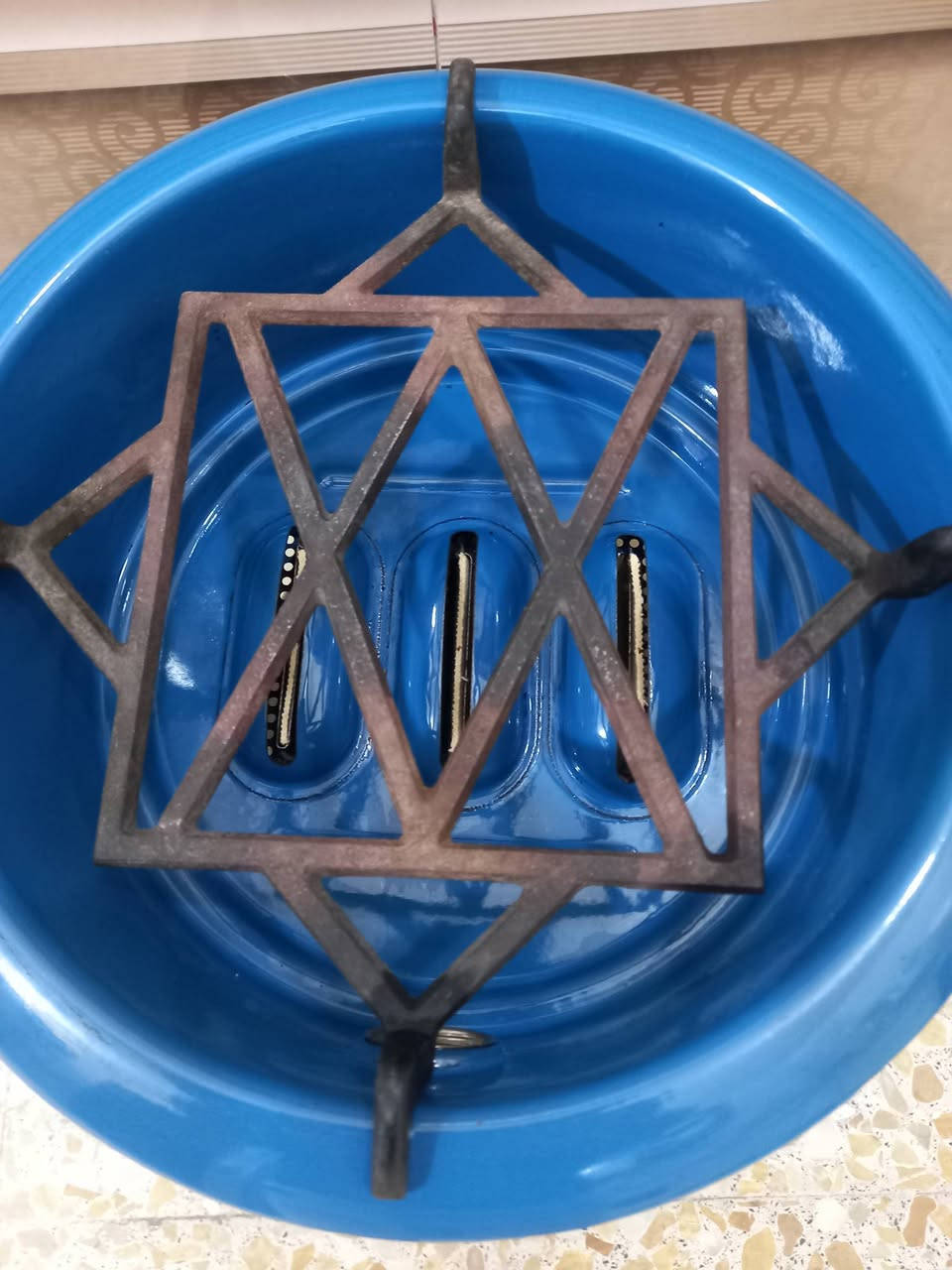 لمبة ام الفتل رويال كامبين نظافة عالية للإستفسار الاتصال على الرقم***********
