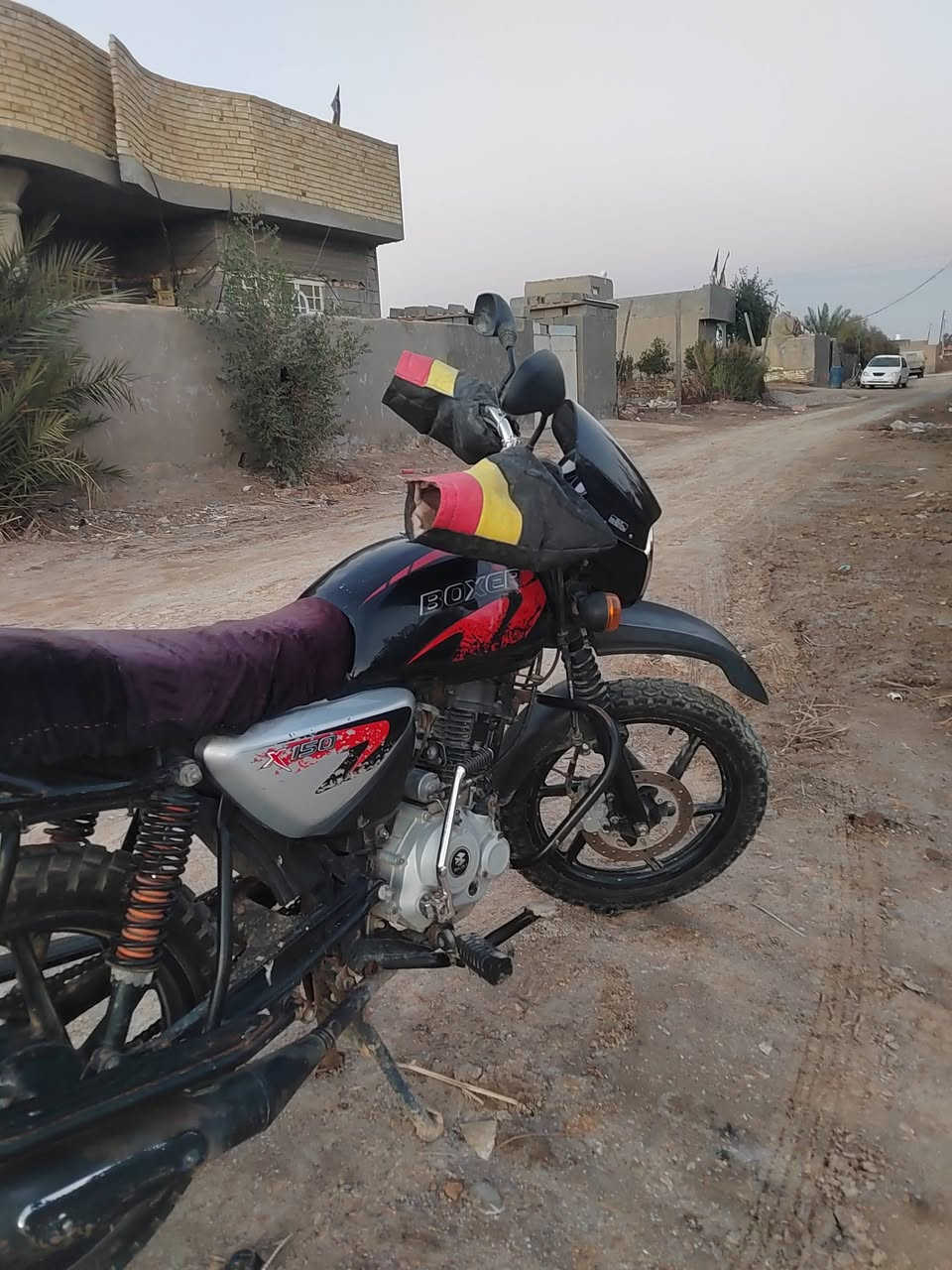 سلام عليكم دراجه بوكسر للبيع موديل 2020 أوراق مكفولة كفاله عامه من شاصي و مكينه وكهربائيات كله شغاله مكاني الكوت لبدريه قرب سيطره البسروكية أستفسار *********** تخم تاير
