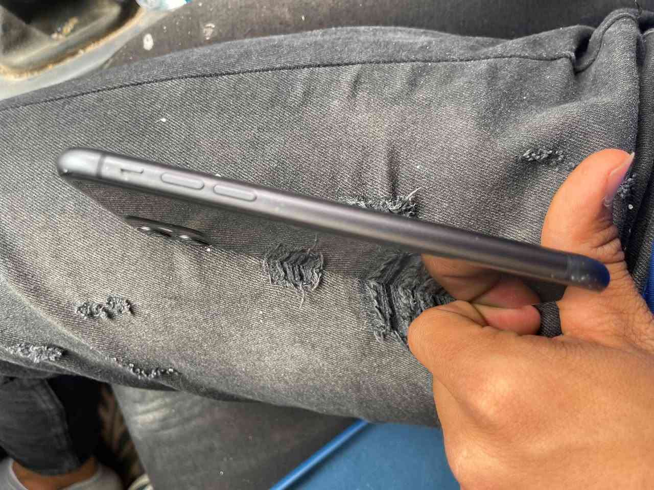 آيفون 11لبيع
بطاريه 100مبدله اصليه 
ذكره 128
جهاز مكفول كرتونه موجوده كله شغاله 
سعر 270


**إذا كنت صاحب هذا الإعلان وتريد حذفه لأي سبب، رجاءا أرسل رسالة إلى الدعم الفني**