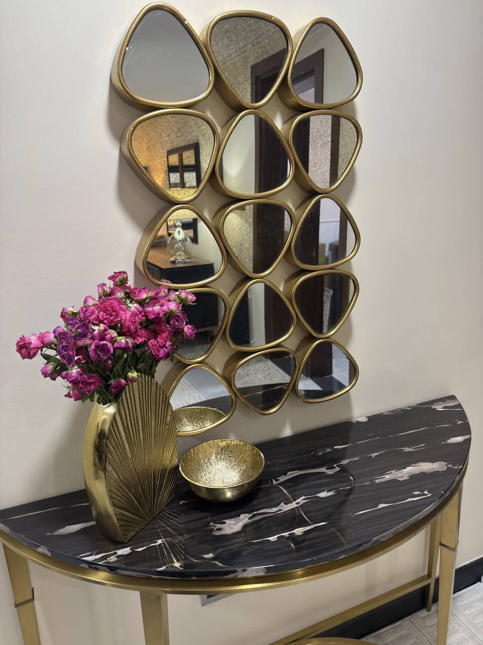 مرحباً للبيع المستعجل
جداً مضيفات و كلهن من هوم سنتر ثقيل جداً و طلاء ثابت 
كلفوني اكثر من مليون  
أبيعهم كلهم ب 450  

و الثريا هدية مع براكيتات ثنين جديدات مامستخدمة .


**إذا كنت صاحب هذا الإعلان وتريد حذفه لأي سبب، رجاءا أرسل رسالة إلى الدعم الفني**