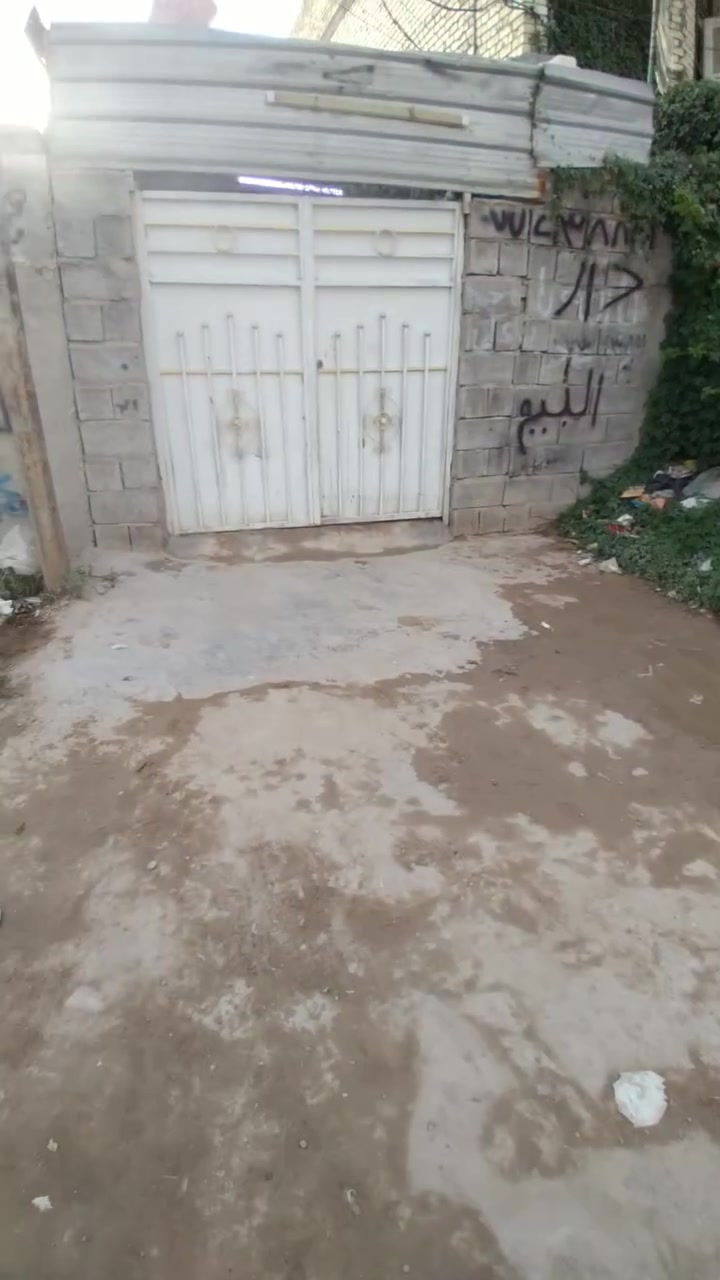 السلام عليكم بيت زراعي بغداد العبيدي حي الرئاسه نهاية شارع عشرين قرب اسواق ريحانة المساحة ٨٠متر للاستفسار الاتصال على الرقم ***********
