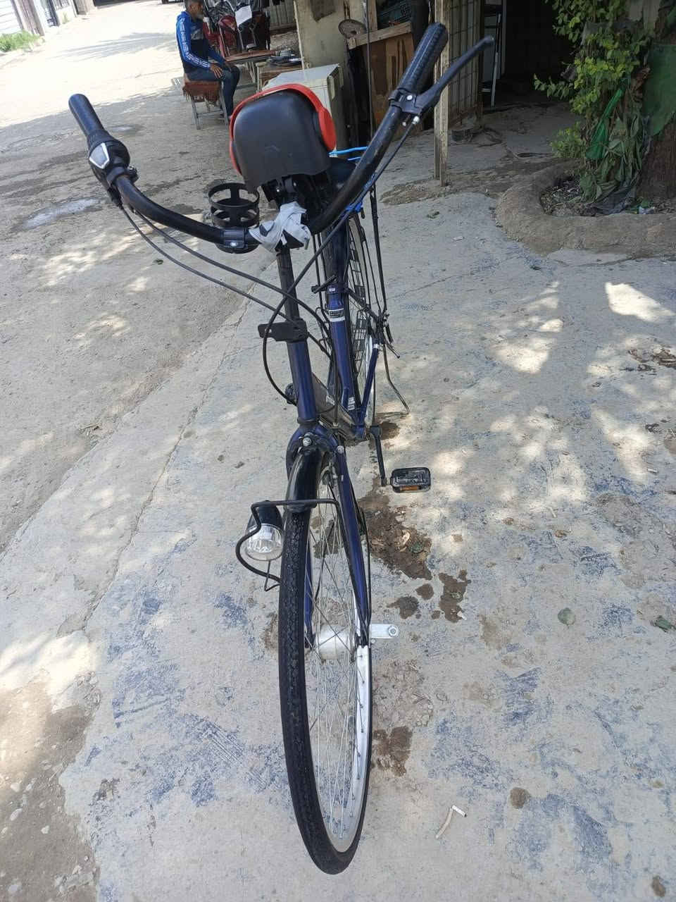 السلام عليكم شباب هذا البايسكل للبيع سعر 125 بي مجال تواصل مع هذا الرقم ***********
