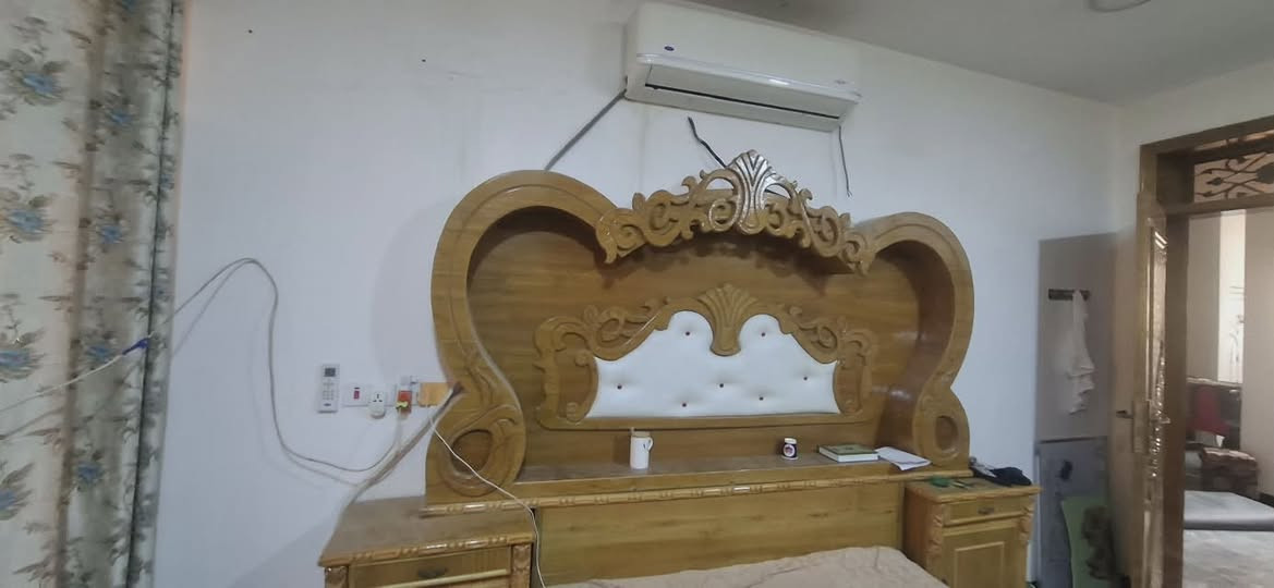 غرفه نوم عراقي صاج دخل خارج نضيفه جداً للبيع مكان كربلاء 5 ابواب طابقين  ستفسار خاص او تصل ***********
