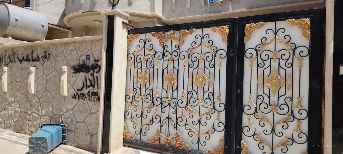 للبيع تفضلو خاص او على الرقم ***********
