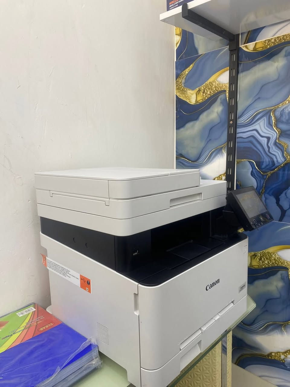 طابعة كانون  MF657

نظيفة جداااا جدااااا 

BDF
الطابعة مع ملحقات وكيبل بور كهرباء وكيبل طباعة

مكان بغداد حي اور سعرها 300 الف 
***********
