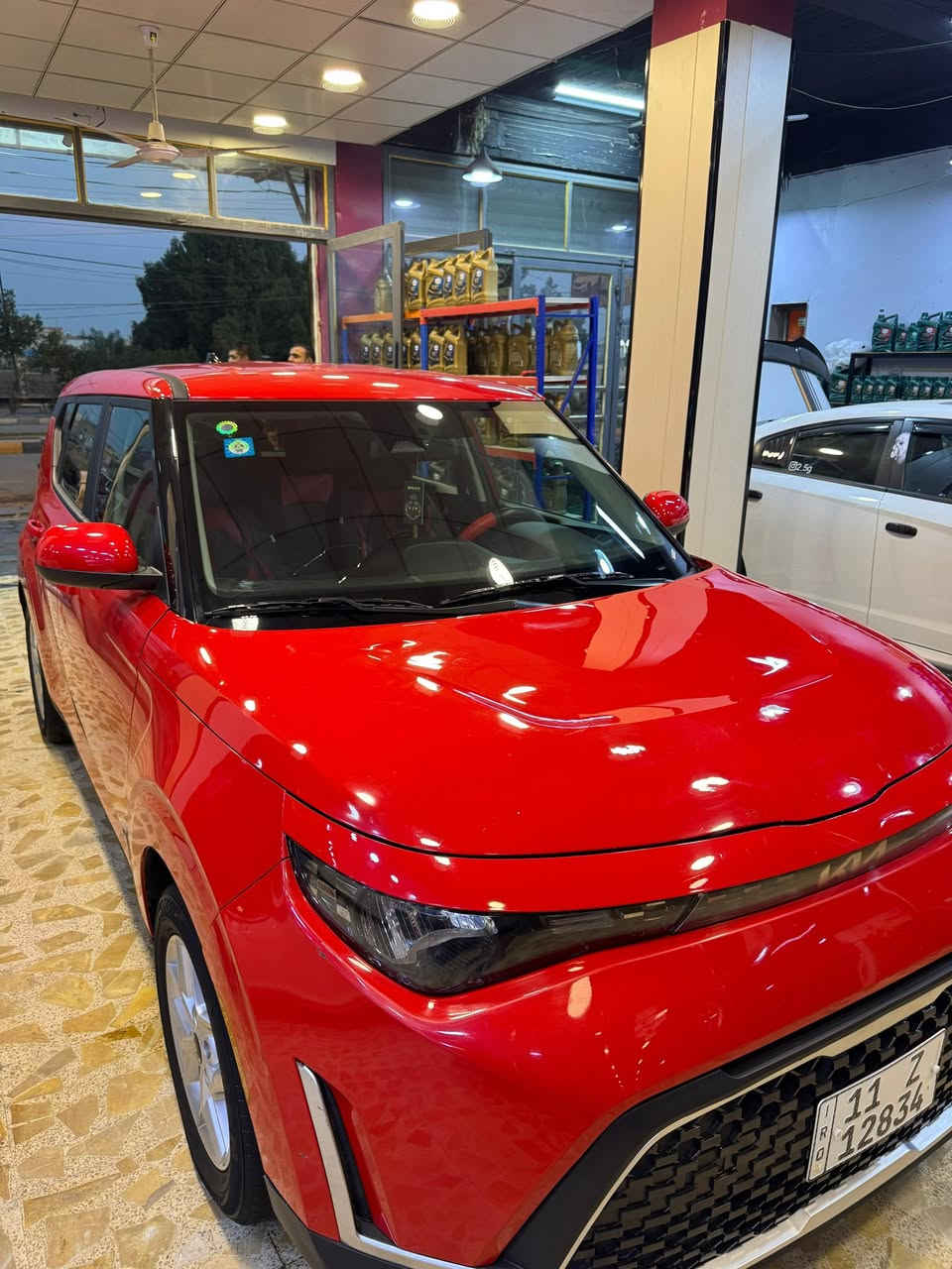 كيا صول موديل 2025 
اللون احمر صدفي 

رقم باسمي تحويل ثاني يوم 

رقم بغداد دولي 

ماشيه 13 الف ميل 

محرك 2000 دوش 

فول مواصفات ماعدى البصمة والتنته 

رادار امامي +رادار خلفي 

حساس 4 جهات 

نقطه عمياء 

تحديد سرعه 

تحديد مسار

مثبت قياده 

كامره خلفيه 

حادثها شبرين بلبنيد فقط 

مرجعها بارد ومصبوغ كد الشبرين 

يعني اي قطعه ب السياره مامبدله 

وصور الحادث موجوده 

السعر 185 بيها مجال حق الجيه 

*********** 

ميسان العماره
