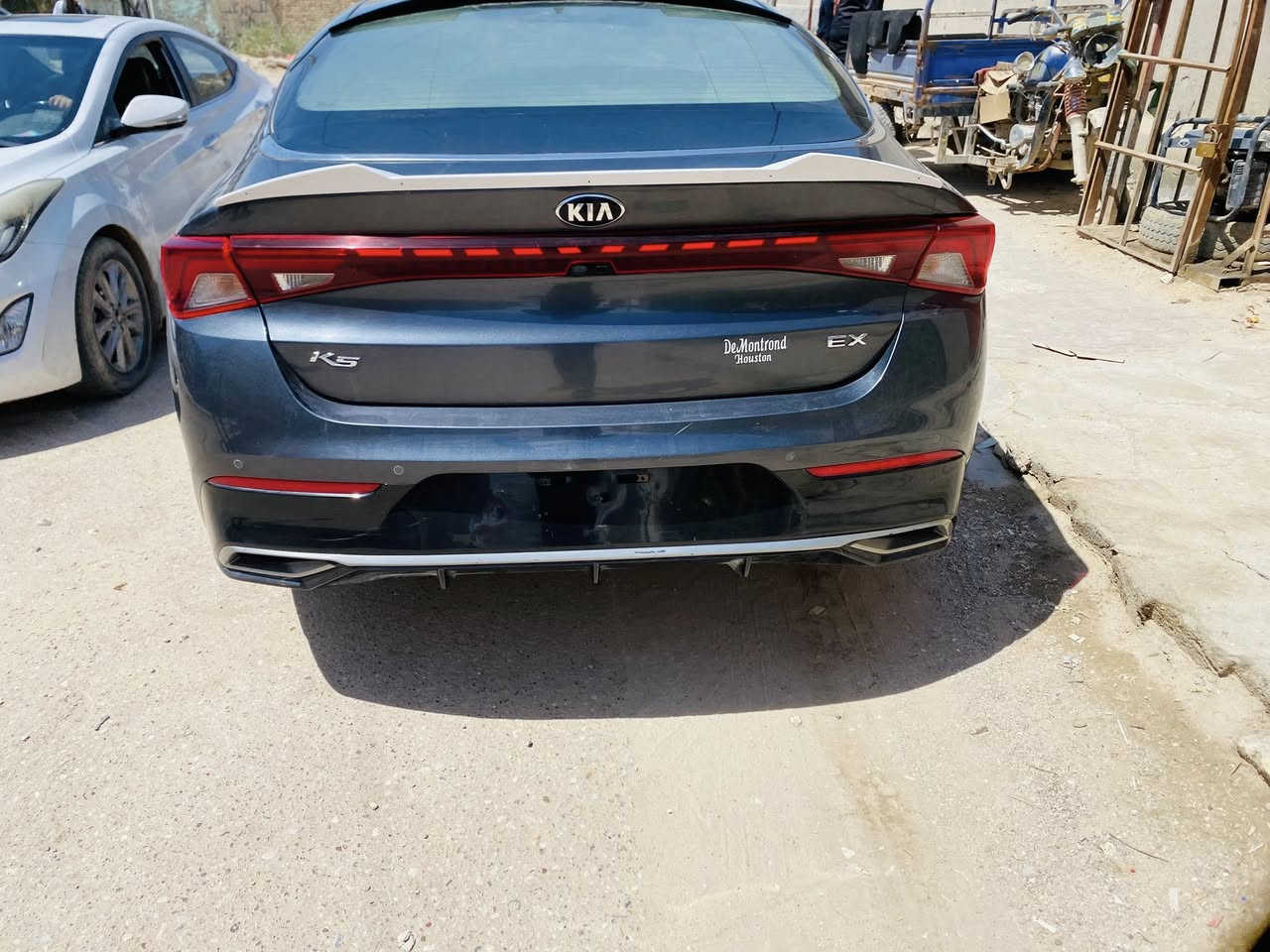 كيا K5 موديل 2021 للبيع
معوقين بغداد بعدلهه سنه وصير حره
مواصفات EX فول 1/1 ( بصمه / بانوراما / كشنات جلد / تبريد تدفئه كشنات / تشغيل عن بعد / داخل جلد / شحن لاسلكي / تشغيل عن بعد / تبريد قطعتين / رادار وتحديد مسار / اوتو هولد / وباقي المواصفات المعروفه ) 

وارد امريكي ضربتهه جاملغ وبنيد والباقي رشات صبغ اثر شخوط فديو توضيحي لصبغ 
كير مكينه صدر على وضع الشركه 
رقم بغداد 
مكاني:ديوانيه 
السعر :-135. وبي  مجال بسيط 
للاستفسار :- ***********
