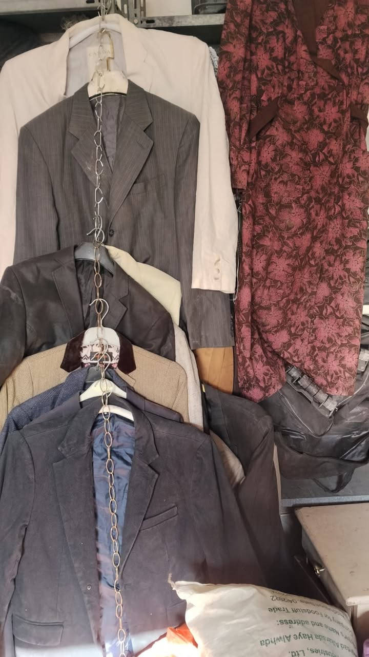 سلام عليكم تصفيه محل باله ابيع شلع وبعد بي نواعم ماا غراض سعر مناسب مكان بشرطه الخامسه اتصال عل رقم ***********
