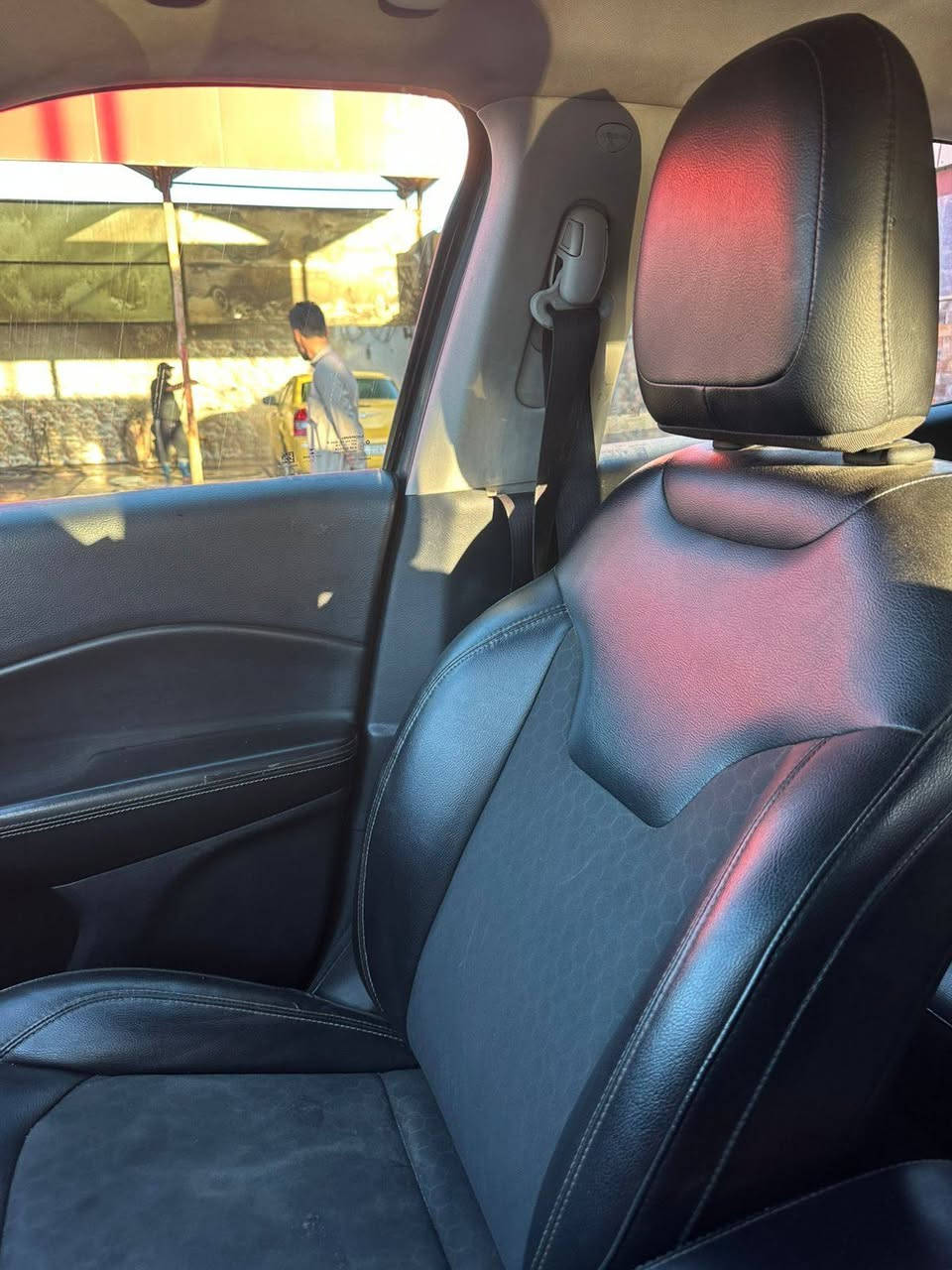 كومبارس 2018
سنوية جديدة لغاية 2029
منظومة تبريد جديدة 
دهن جديد امزول 
حادثها سطحي
تبديل بنيد + دعامية بلادي 
ماشيه 146 الف
فقط الشراي  يتصل ***********
