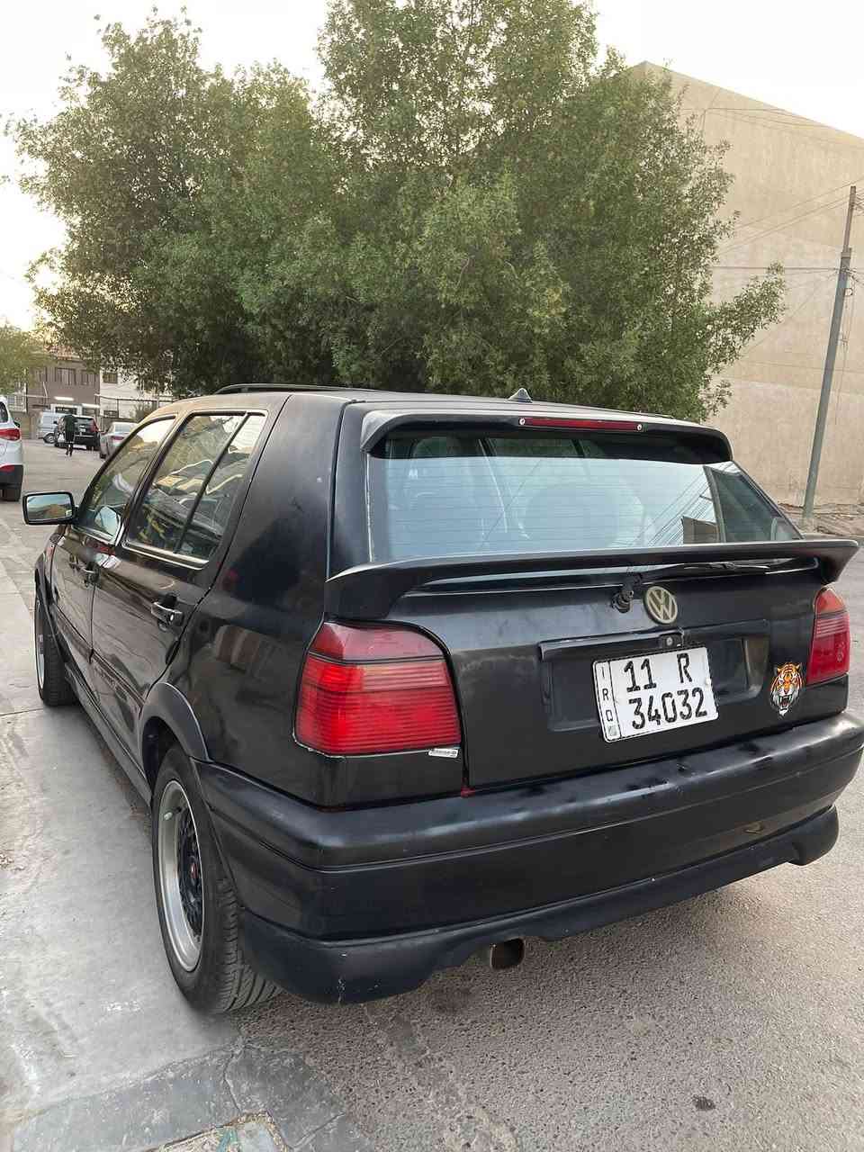 كولف mk3 رقم بغداد انكليزي باسمي مكينه2000 كير اوتو مكفولات تبريد شغال ثلج صدر جديد ويل BBS وتخم تاير شاشه وكامره خلفيه ودمام داخلهه بلادي فتحه شغاله سياره كلش حلوه وجاهزه السعر44 مكان بغداد حي جهاد***********
