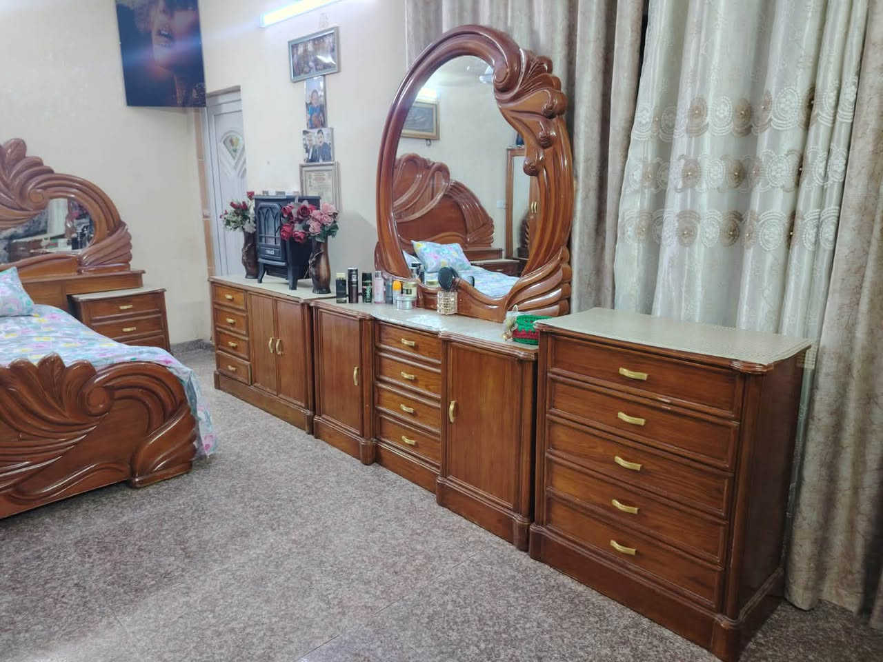 غرفه نوم أخت الجديده النضافه 90/100  خشب قوي ويتحمل ثكل ويجد مكاني بغداد العلام التواصل ول الستفسار وتساب ***********
