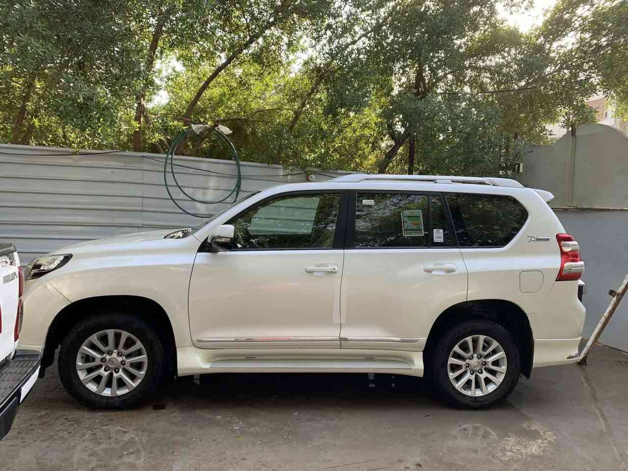 سلام عليكم عندي سياره البيع برادو موديل 2017 رقم أربيل سياره فول موصفات 6 سلندر كشن كهربائي تشقيل عن بعد لا دارات تحويل مباشر عنوان بغداد ولشراي يتصل على رقم ***********
