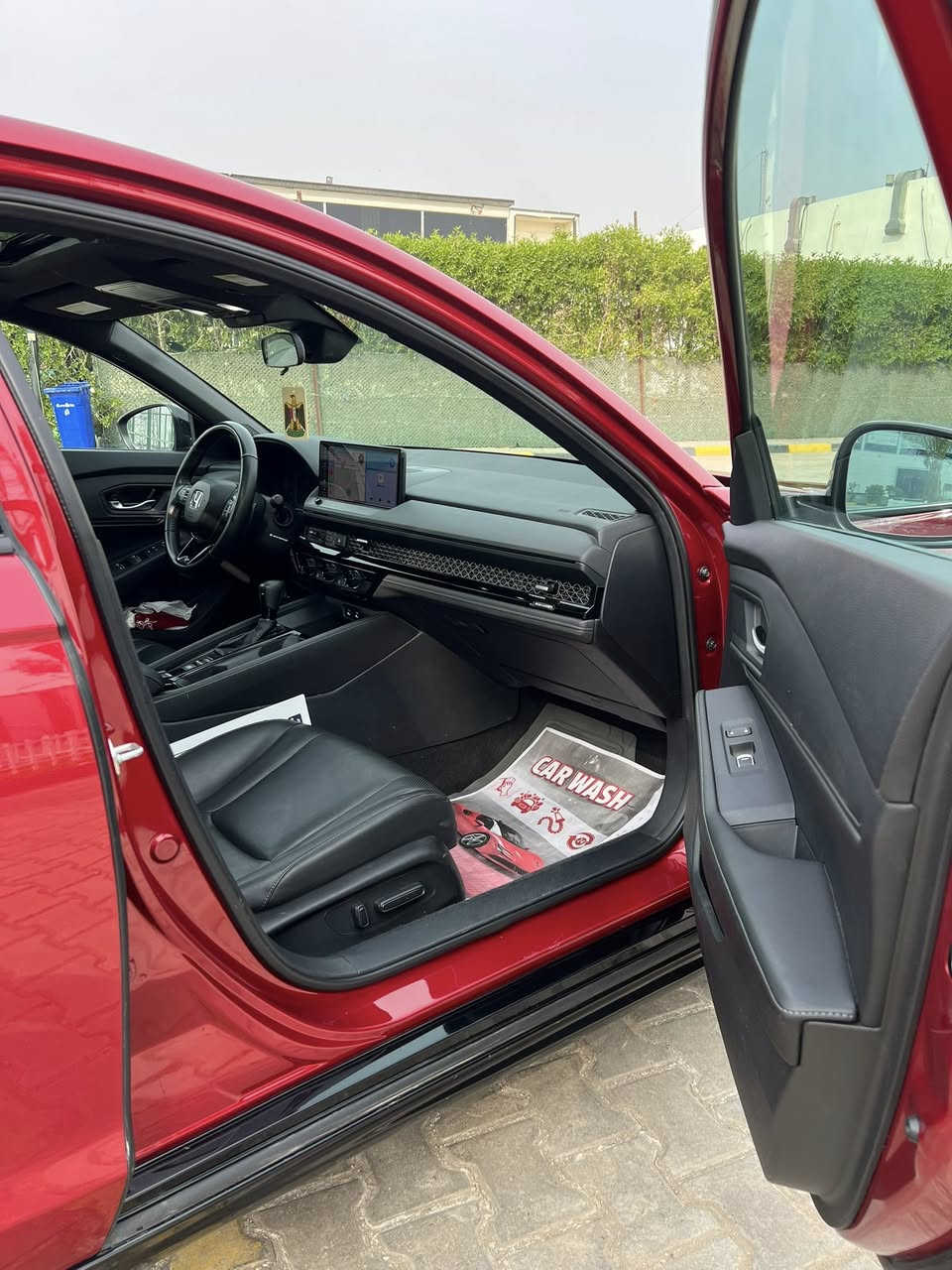 سلام عليكم شباب هونده اكورد موديل 2024 سبورت فول مواصفات ماشيه 15 حادث بنيد مبدل نفس الون اصلي وجاملغ اشويه بي بارد السياره كلش جديده للبيع اول مراوس بكورلا  ***********
