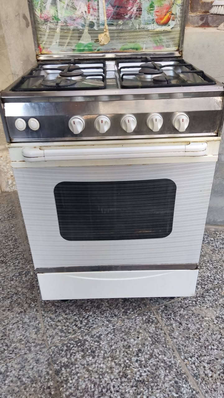 طباخ مصري اربع اعيون مع فرن مصري اصلي انتاج ٢٠١٤ نظيف جدآ قفل ١٥٠ حله مركز


**إذا كنت صاحب هذا الإعلان وتريد حذفه لأي سبب، رجاءا أرسل رسالة إلى الدعم الفني**