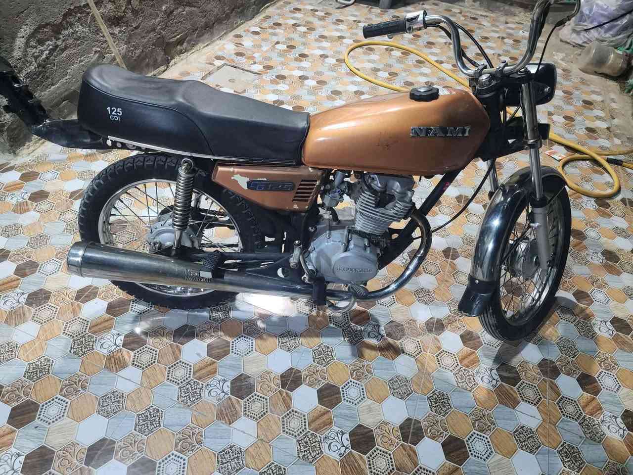 السلام عليكم  دراجه للبيع موديل ١٢ تعمير ٢٣ اوراق سعر ٥٥٠ وبيه مجال بسيط ***********
