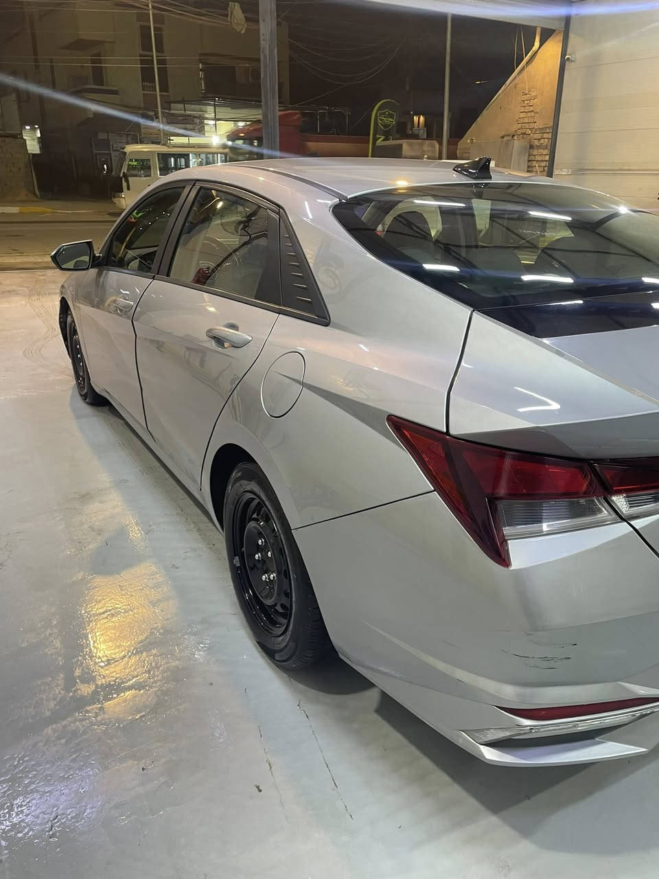 سلام عليكم 
النترا موديل 2021
موصفات سيارة 
ردار امامي 
حساسات خلفية 
نقطة عمياء بل مري 
جميع حساسات سيارة شغالة 
تحديد مسار 
سياقة ذاتية 
تخم تاير جديد 
سيارة كفالة مكينة كير ماعدا حادث أمريكي موضح بل سونار  بعدهة مي الشركة مالتهة 
مكاني سبع ابكار او شارع الكفاح بغداد
سعر 143
***********
