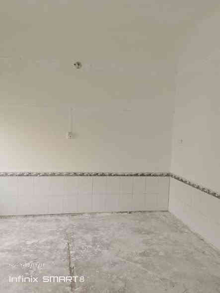 عروض اليوم دار الايجار المساحة 120م بناء غرفة وصالة  وصحيات ومطبخ  سعر الايجار 200الف عدا الماء والكهرباء  حي ميسان قطاع 31على ساحة الاستفسار الاتصال على الرقم التالي *********** او مراجعة مكتب المصطفى قرب مؤكولات السلطان
