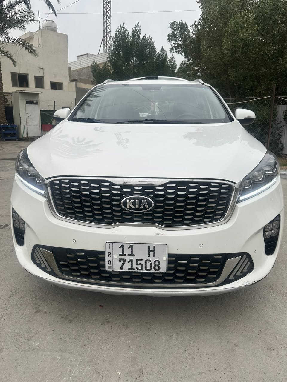 سلام عليكم 
كيا سورنتو 2020   
لايت زنون 
بصمة ترحيب 
بصمتين تشغيل 
كير مكينة مقفول 
ماشية 117  
بصمه أبواب 
جلد أصلي 
 6 سلندر ٣٥٠٠ 
٧ راكب 
٣ قطع تبريد 
ويل كروم فراشه 
اريل نفكيشن 
شاشه اصليه 
تحكمات ستيرن جهتين 
مري  شفط  
لايت زنون 
بك لايت زنون
جي بي إس 
شاحن واير ليس 
كراسي أمامي كهربائية
حساس امامي اصلي
حساس خلفي اصلي
السعر ٢٤٧ وبيهة مجال حك الجية 
عنواني قرب بوابت بغداد جديدة الشط 
***********ابو علي
