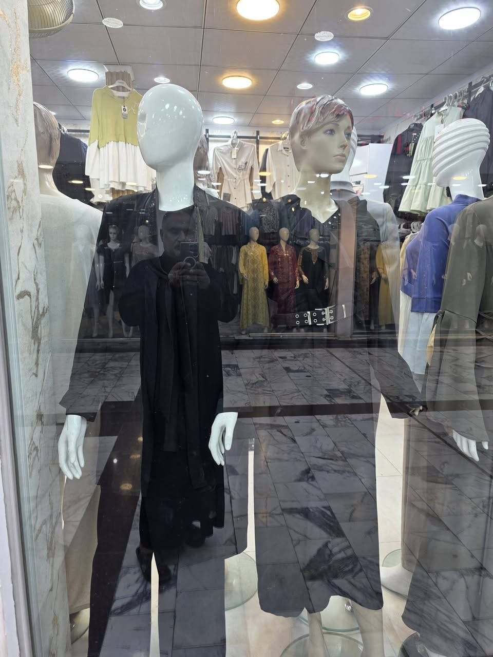 سلام عليكم
لعابات انواع لبيع
مع مصاطر اسود 
***********
