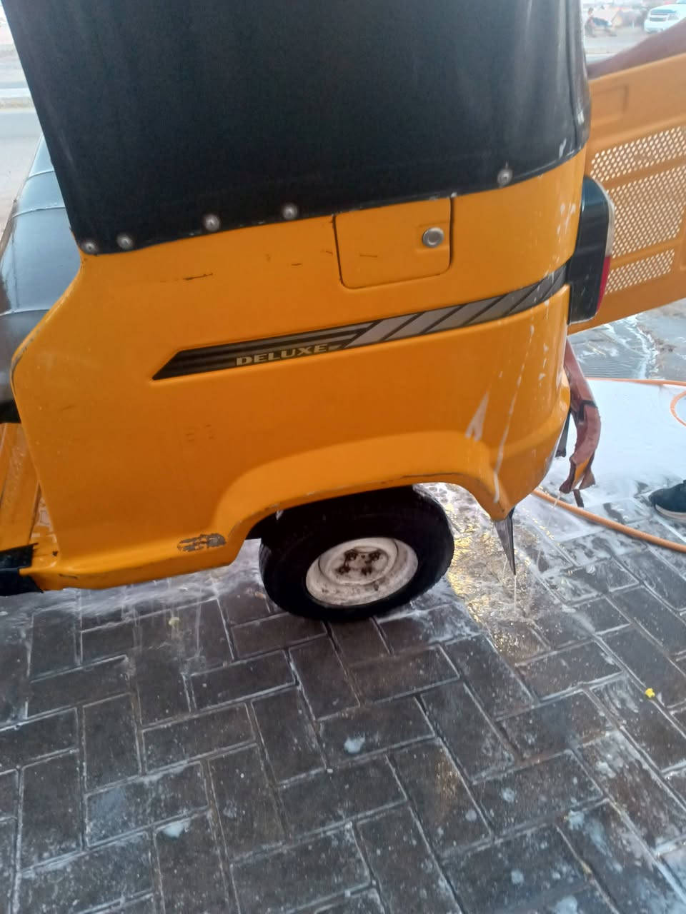 تكتك للبيع 20 رقم واسط كفاله
بيع مستعجل 5500 وبيه مجال ***********
