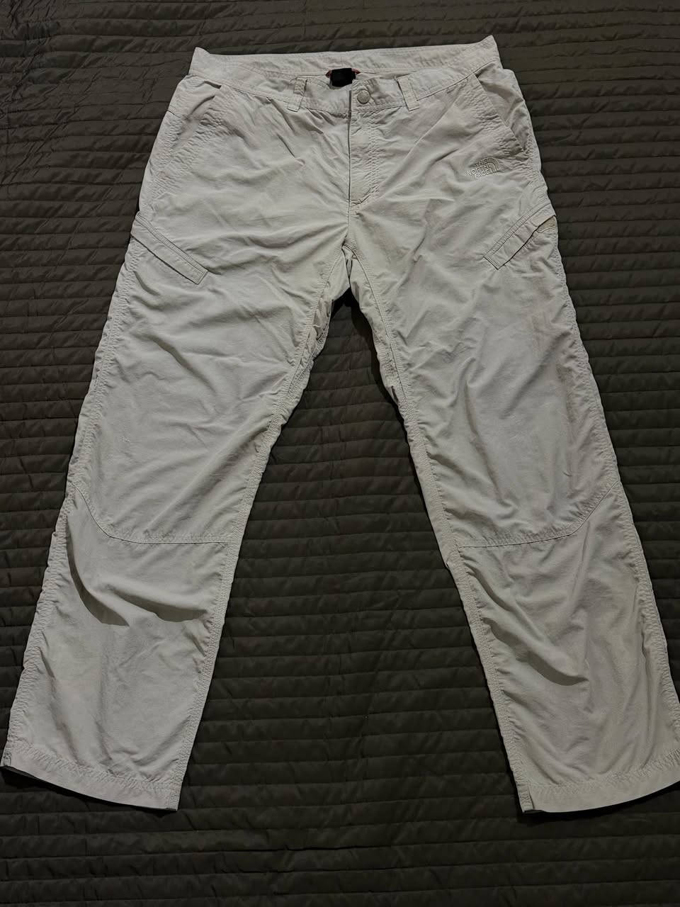 Tha  North Faec Orginal 🇸🇪👌🏻
نورس فيس وكاله شركة فسفور 😍👌🏻
كمر ٣٤-٣٦🤗❤️
نضافه ١٠٠/١٠٠〽️🙅🏻
رقم وتسااب
***********📞
توصيل متوفر 🧭📍
