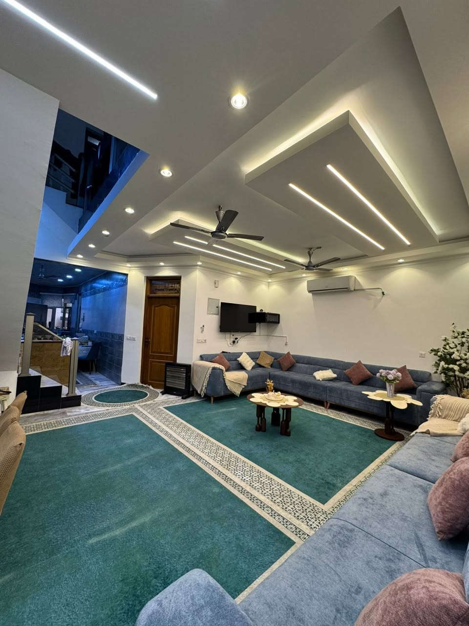 � فرصة ذهبية للباحثين عن السكن المميز في السيدية! 🔥
⸻
🏡

📏 المساحة: 167م واقع حال 180
📐 الواجهة:7.25

🔹 التفاصيل :

• 4 غرف نوم
• صالة 
• مطبخ
• خدمات عدد (4)
•واجهة مرمر و أرضية مرمر
⸻
للاستفسار مراسلة الصفحة أو الاتصال على الرقم التالي:-***********

📍 زورونا في شركة الاستقرار:
السيدية – شارع الضباط – قرب دائرة الكهرباء

⸻
🏠 الاستقرار… المستقبل في كل عقار

—————
