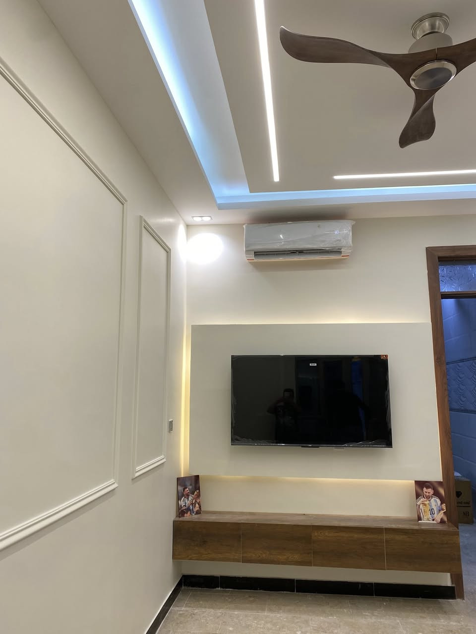 من أعمالي تصميم داخلي🏠🪜
يارب يعجبكم 🏦

مستعدون لتصاميم الجبس بورد🌁 
مع كافه أنواع الاصباغ 🩷

للأستفسار 📞📞***********
ايهاب محمد
