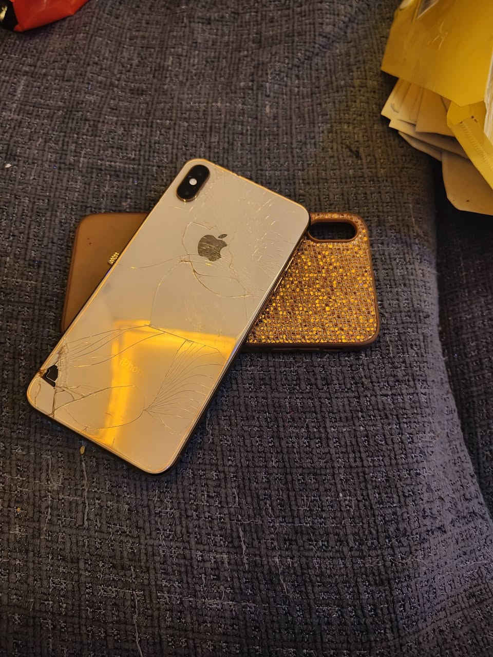 اكس ماكس ذاكره 256 فقط ابدل بطاريه وظهر افطر بس شاشه اصليه ما الجهاز السعر 125نهايته بدون عمله مكاني الشعب قرب شارع عدن او سوك شلال للاستفسار ***********
