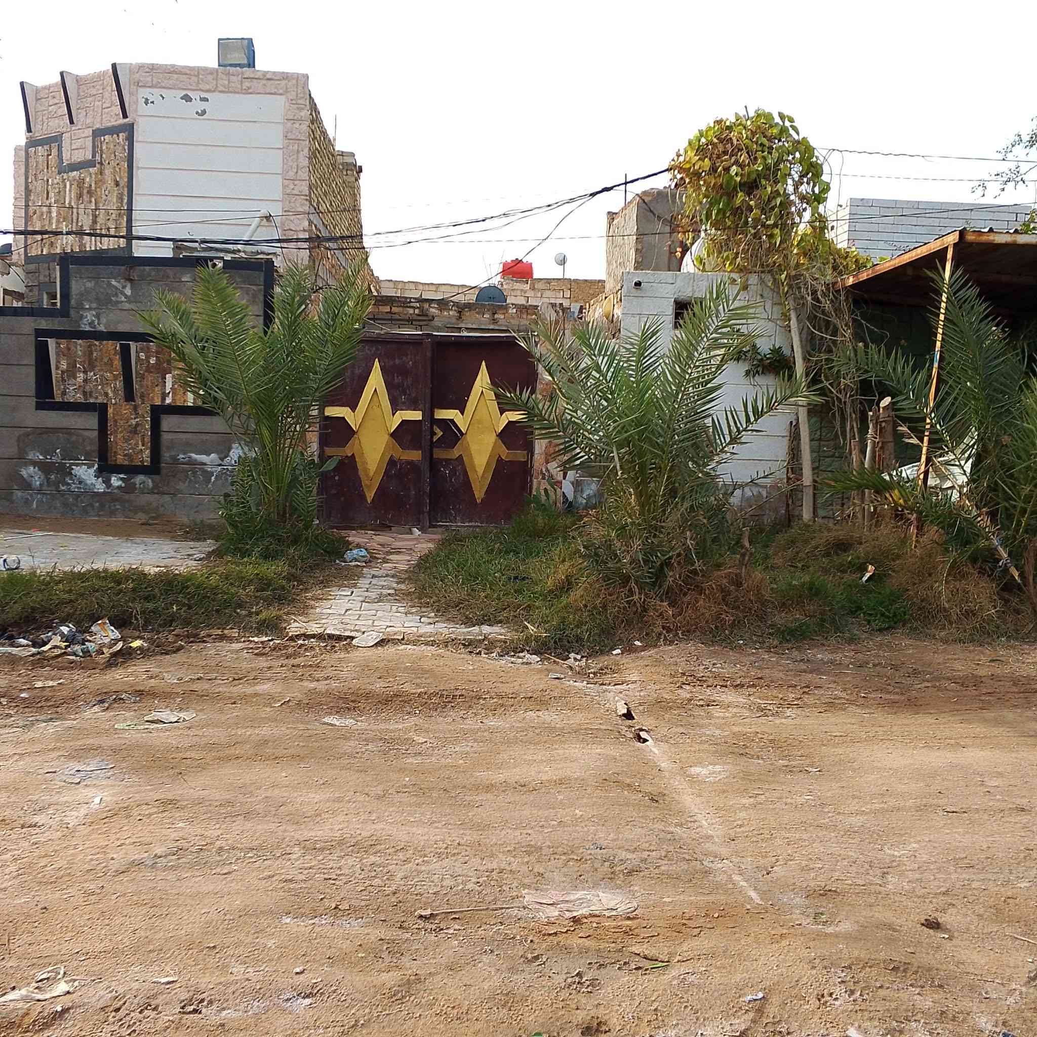 بسم الله توكلنا على الله
السلام عليكم
اخوان بيت زراعي مساحه م100 سند25 بسمي ما كامل  بنائه نص يعني حالين ساكنين بي  مشتمل ابيع  يحتوي على غرفه +صاله+ تخاريج  البيت على ساحه وحديقه امام البيت  150متر  مكان كوفه حي ميسان شارع الشيوخ استفسار***********
السعر 19 مجال قليل
