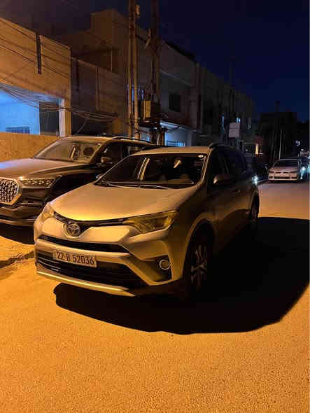 تيوتا راف فور 2017 رقم اربيل وارد امريكي حادثه سرقه جاملغين ودعاميه ولايتات شادين اصليه ومصبوغ بجمه ومن فحصته طلع بيه كلير امريكا قطعتين البيبان الاماميه السياره مكفوله من الحادث لغد شاصي مكفولات من الزلغ بدون ايرباك مكينته 2500 مكفوله من الفتح ومن كلشي كير مبدل دهن بالجديد وكذالك مكفول صدر امامي خلفي كارتون تخم تاير جديد رادار بلادي حجر موجود ماشيه 72 لايت زنون شادله نهار بلوجكتر زنون شادله بصمه تشتغل بصمه تفتح وتقفل كذالك مسويله تشغيل عن بعد تبريد ثلج نضم سبورت وايكو رادار امامي  سنويه لل2030 هزه جديده ارقام جدد بااسمي شرط التحويل سياره جاهزه من كلشي عارضه 153 وبيه مجال بسيط مكاني بغداد حي الجهاد *********** بغداد
